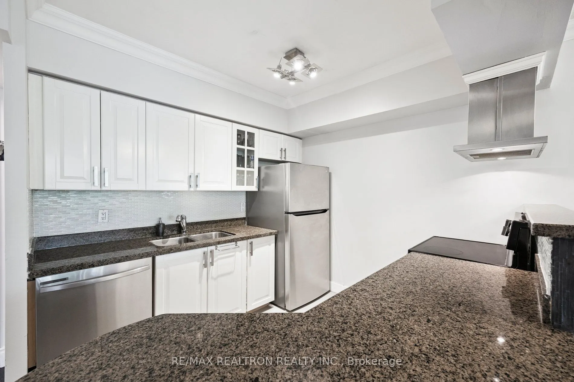 7398 Yonge Street, #317A