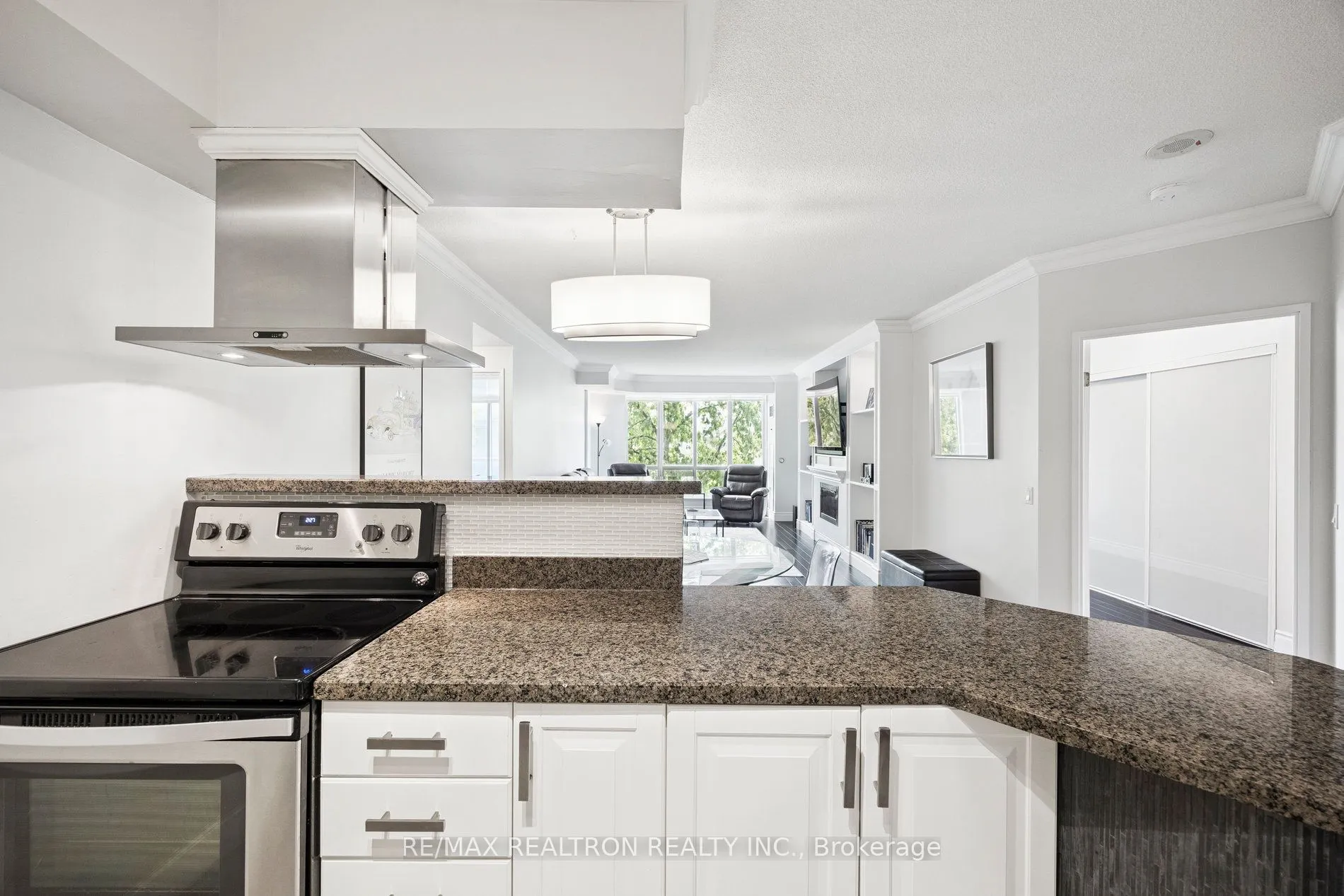 7398 Yonge Street, #317A