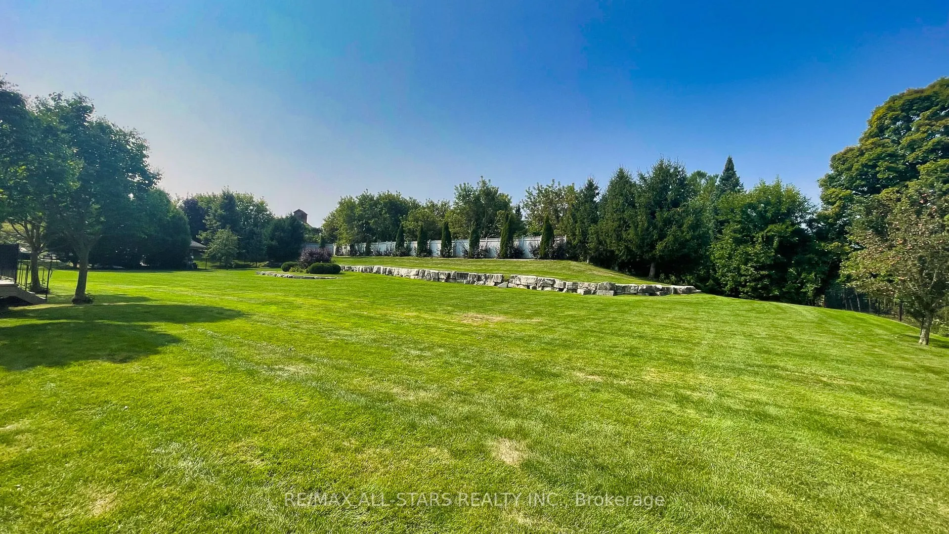 70 Richard Lovat Court