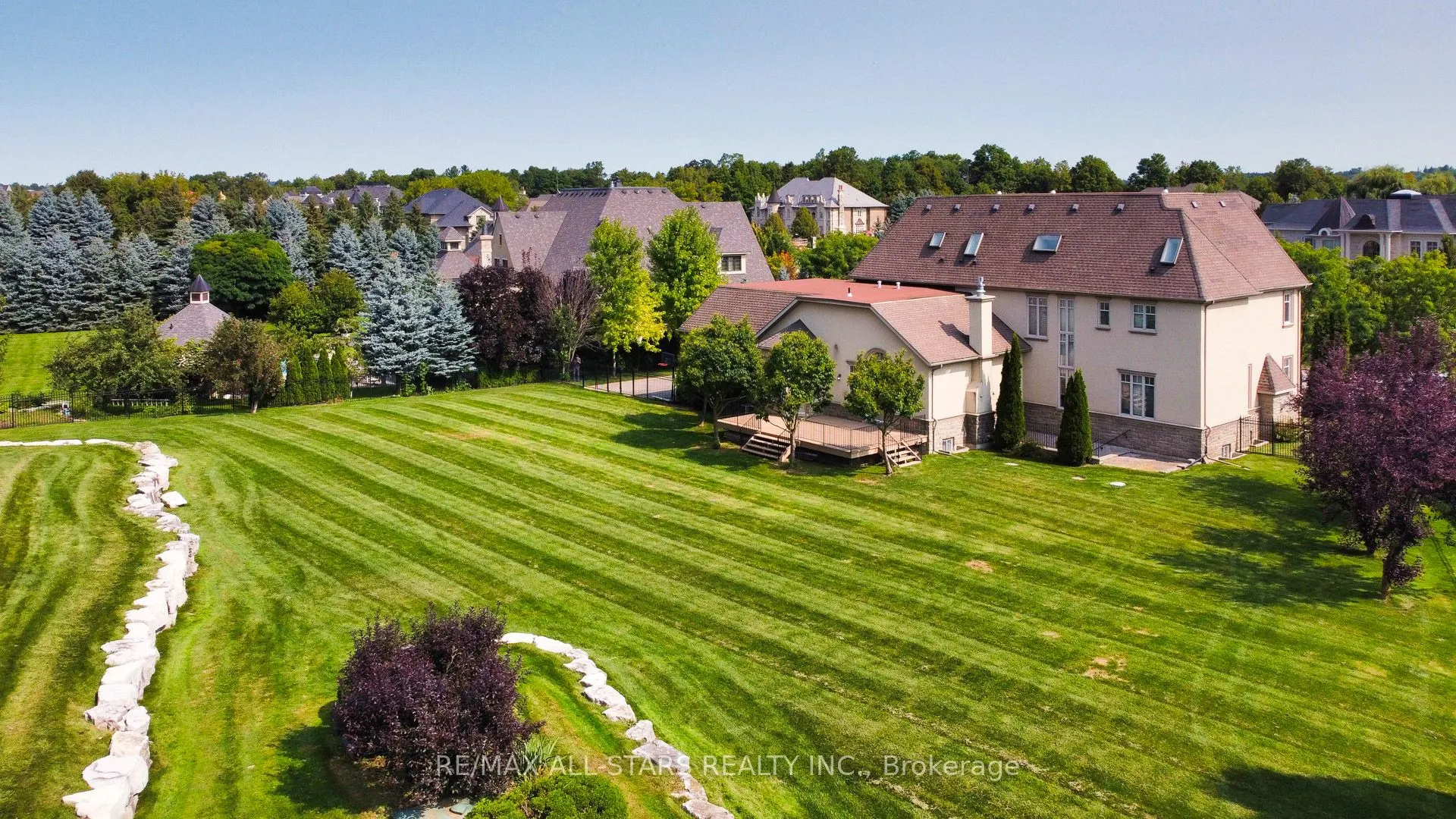 70 Richard Lovat Court