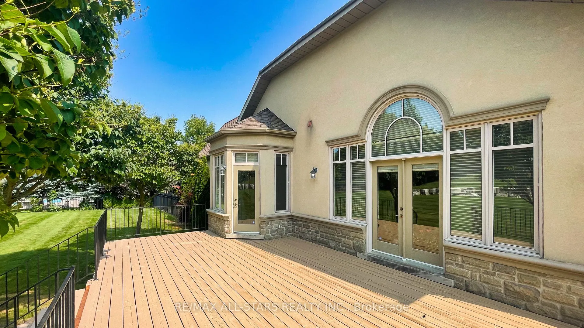 70 Richard Lovat Court