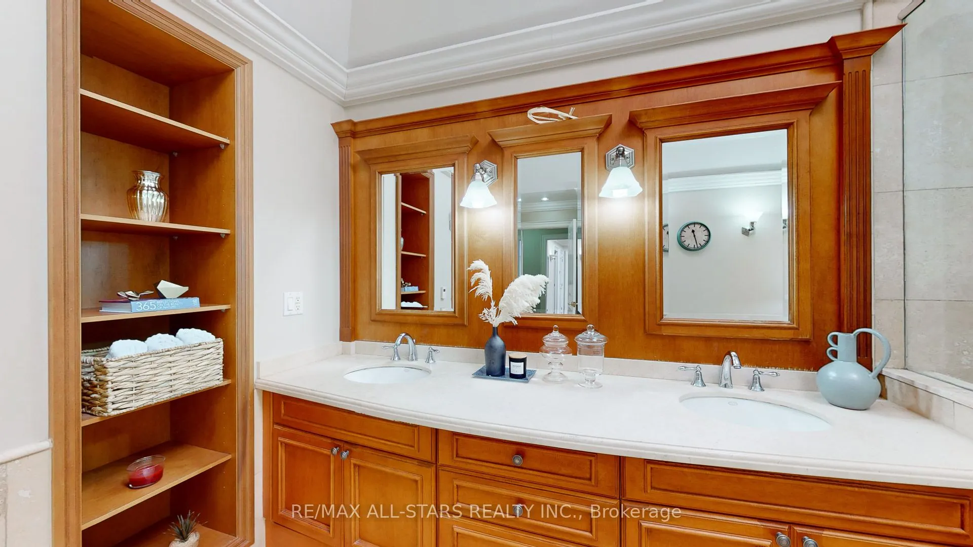 70 Richard Lovat Court