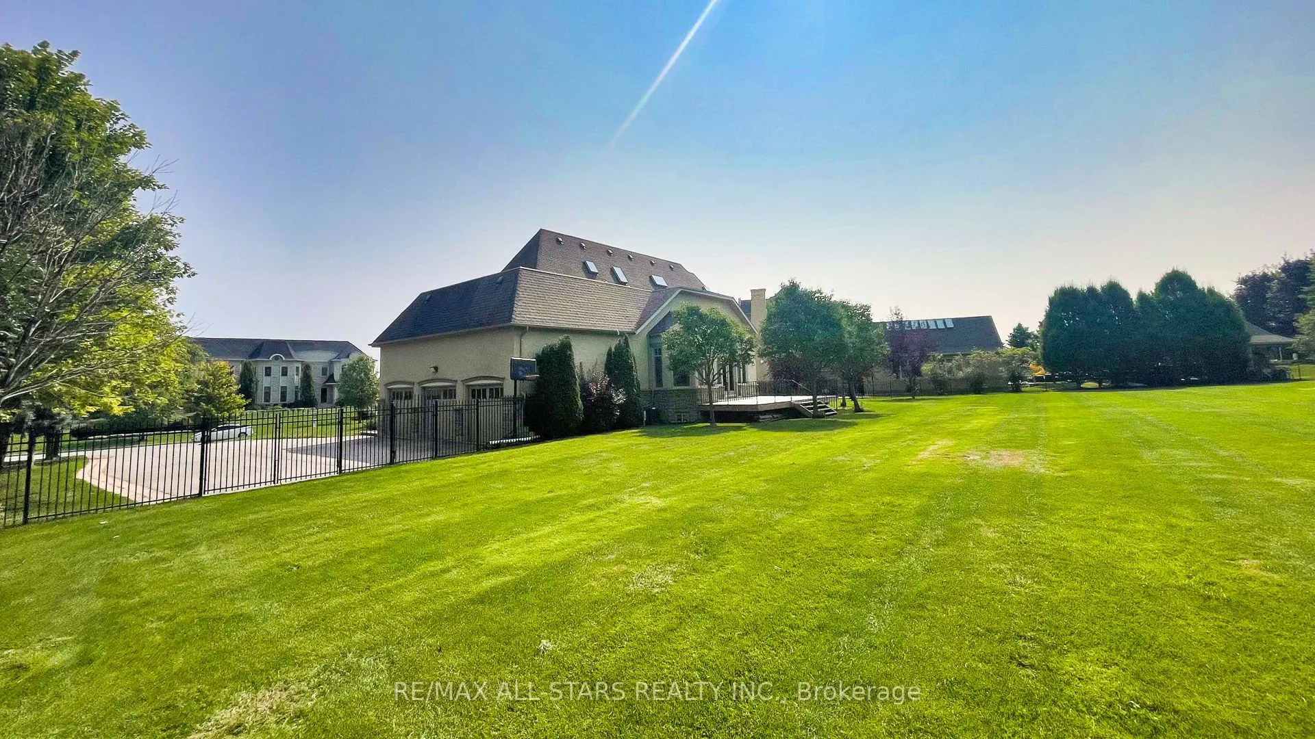 70 Richard Lovat Court