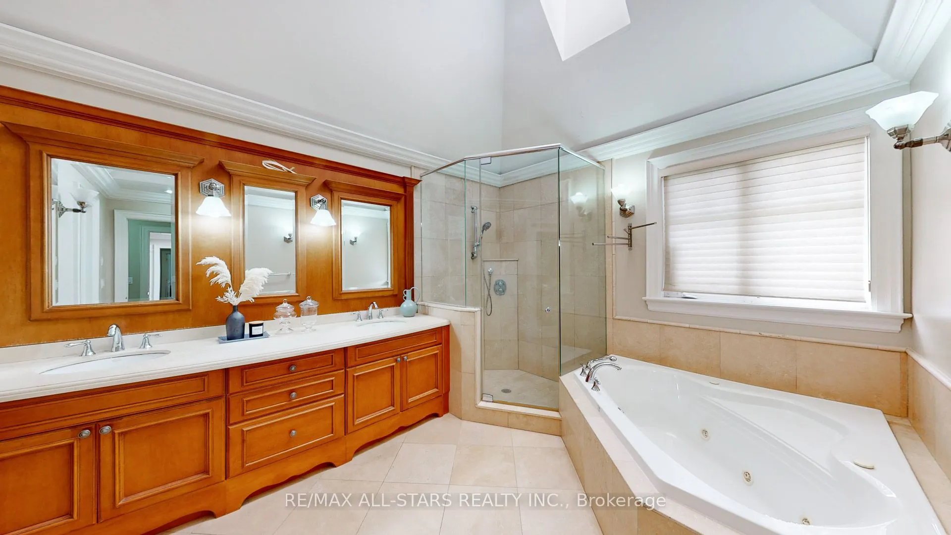 70 Richard Lovat Court