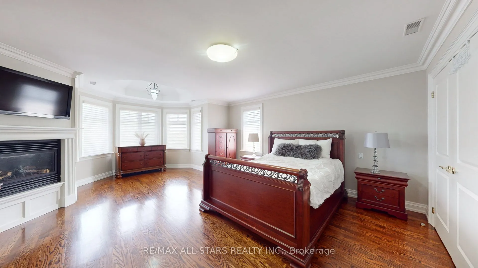 70 Richard Lovat Court