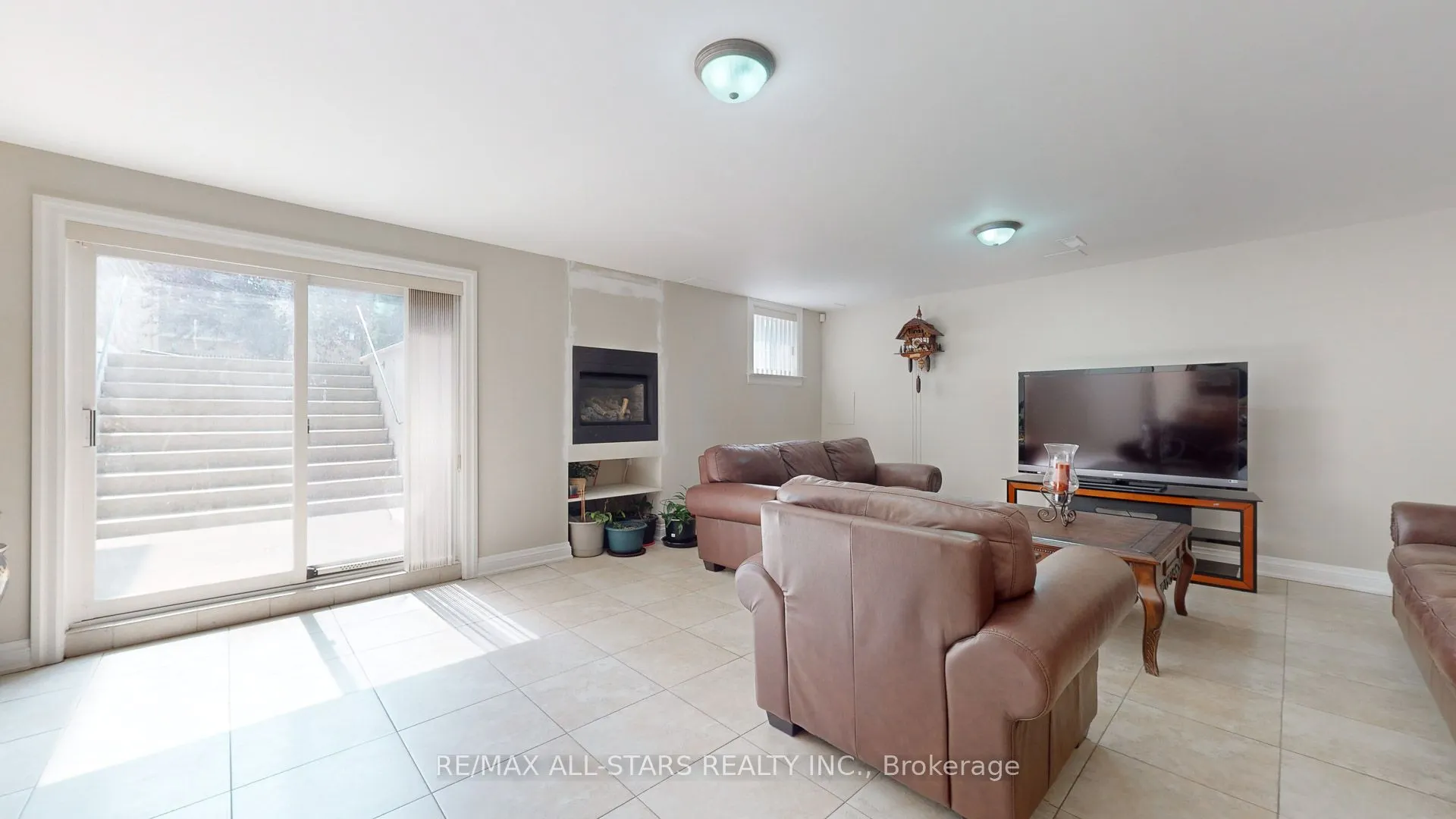 70 Richard Lovat Court