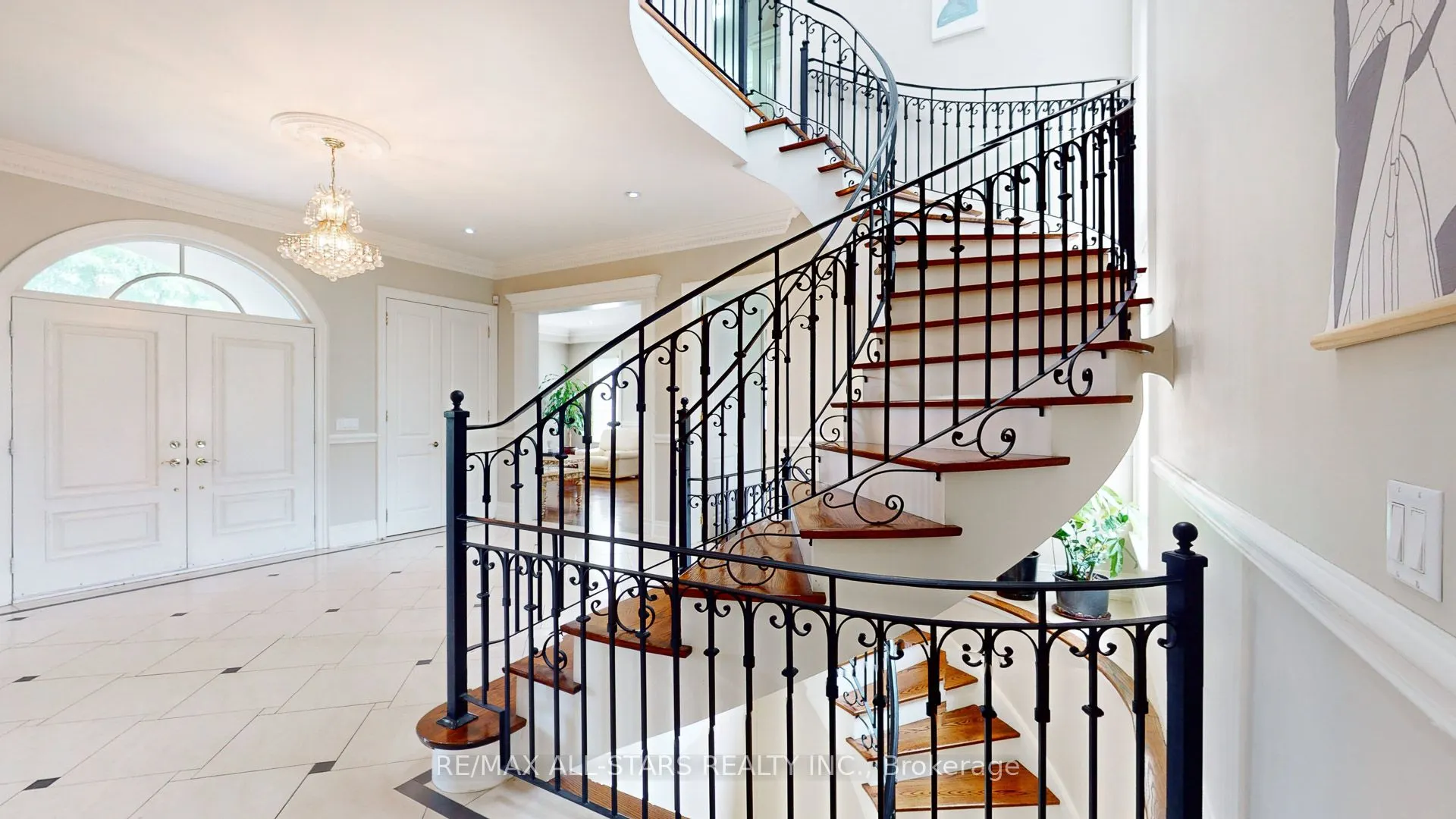 70 Richard Lovat Court