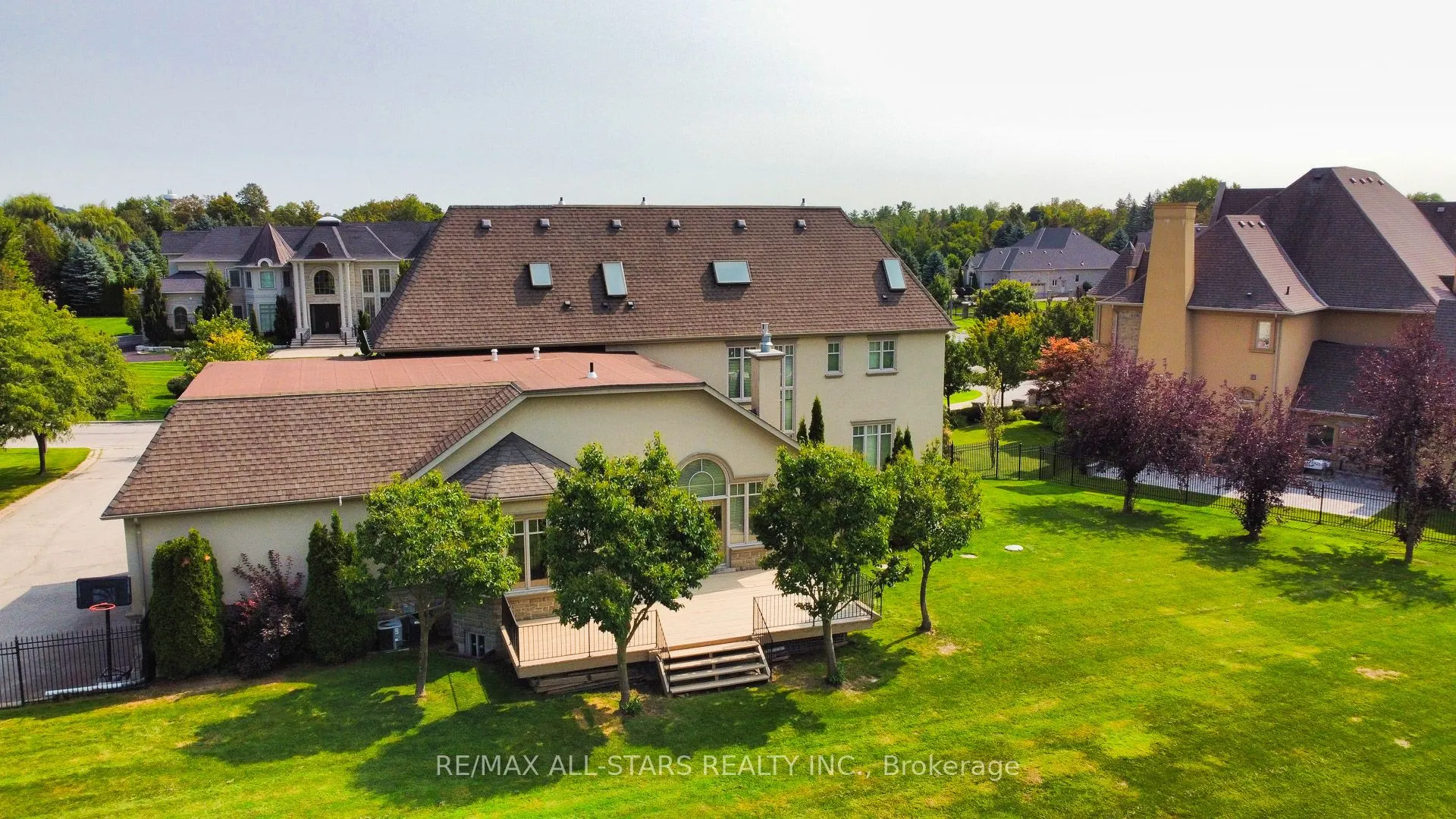 70 Richard Lovat Court