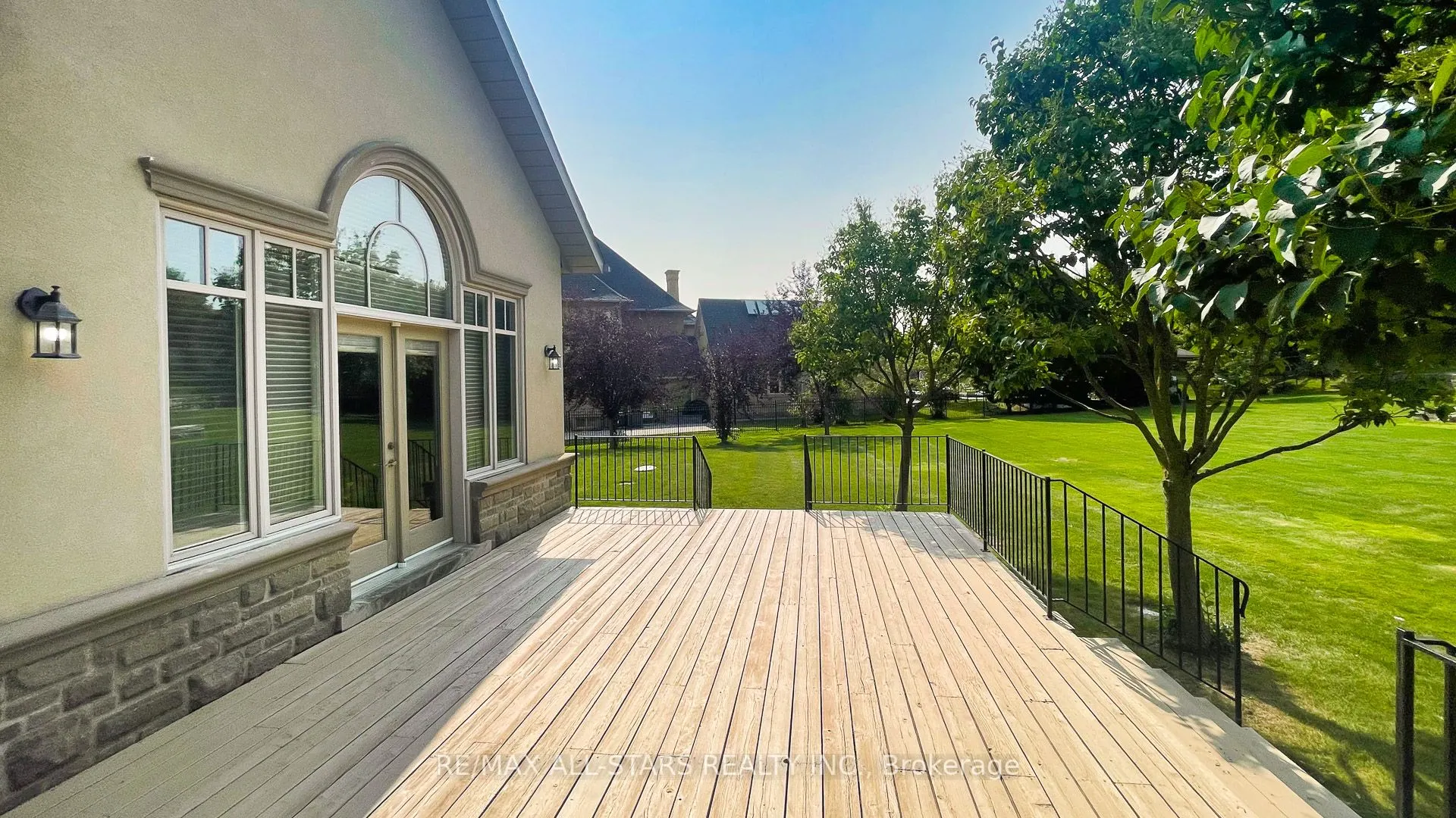 70 Richard Lovat Court