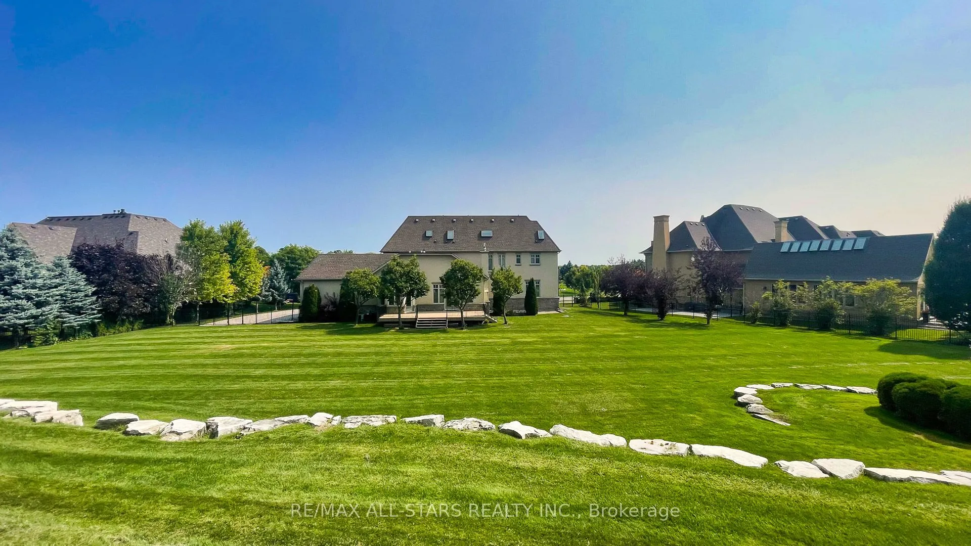 70 Richard Lovat Court