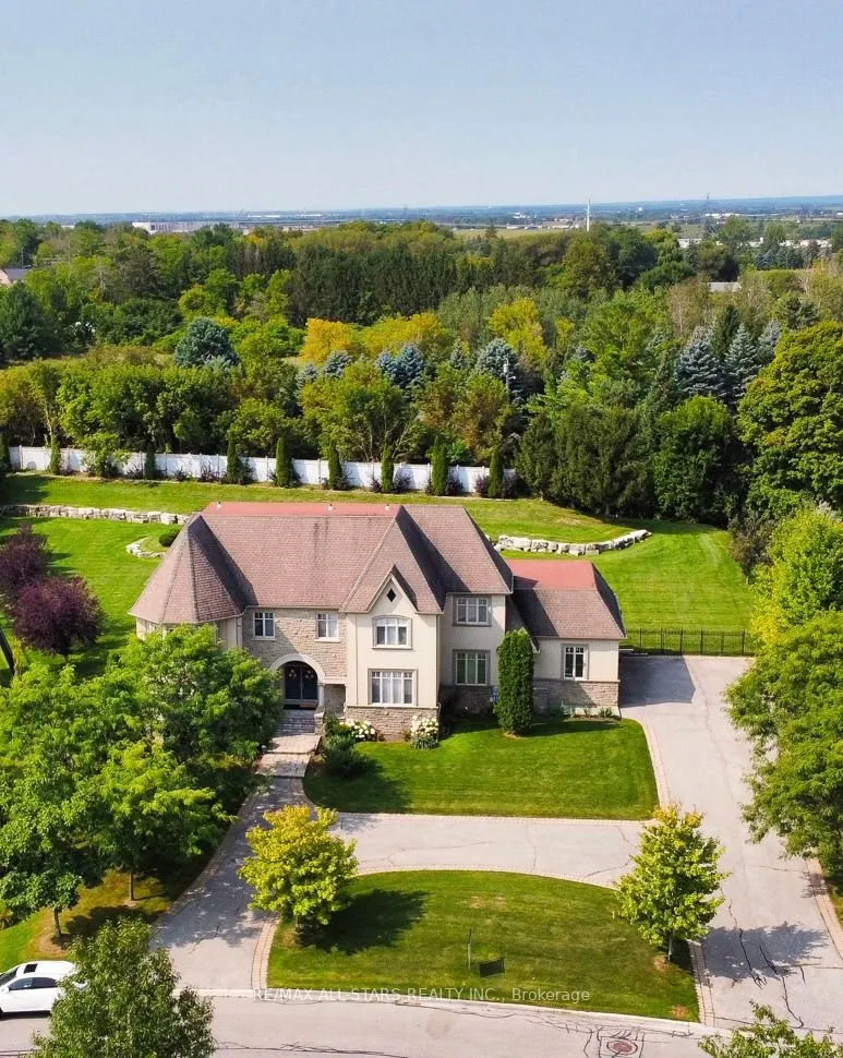 70 Richard Lovat Court