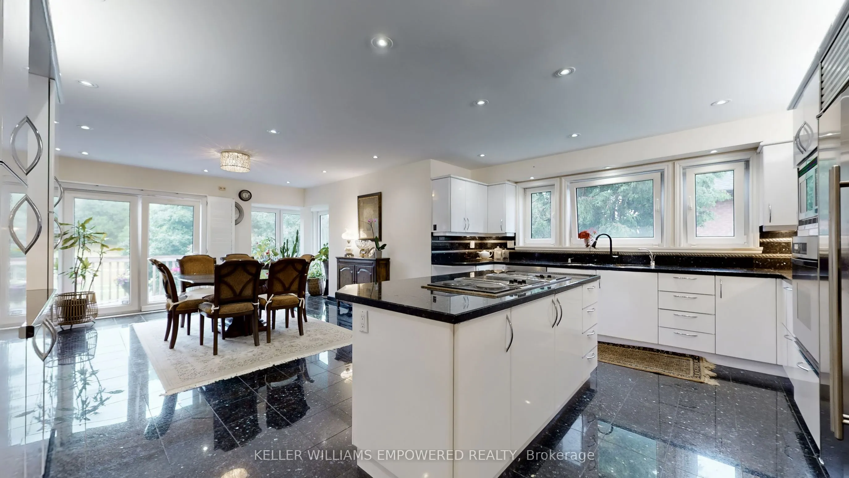 788 Woodland Acres Crescent