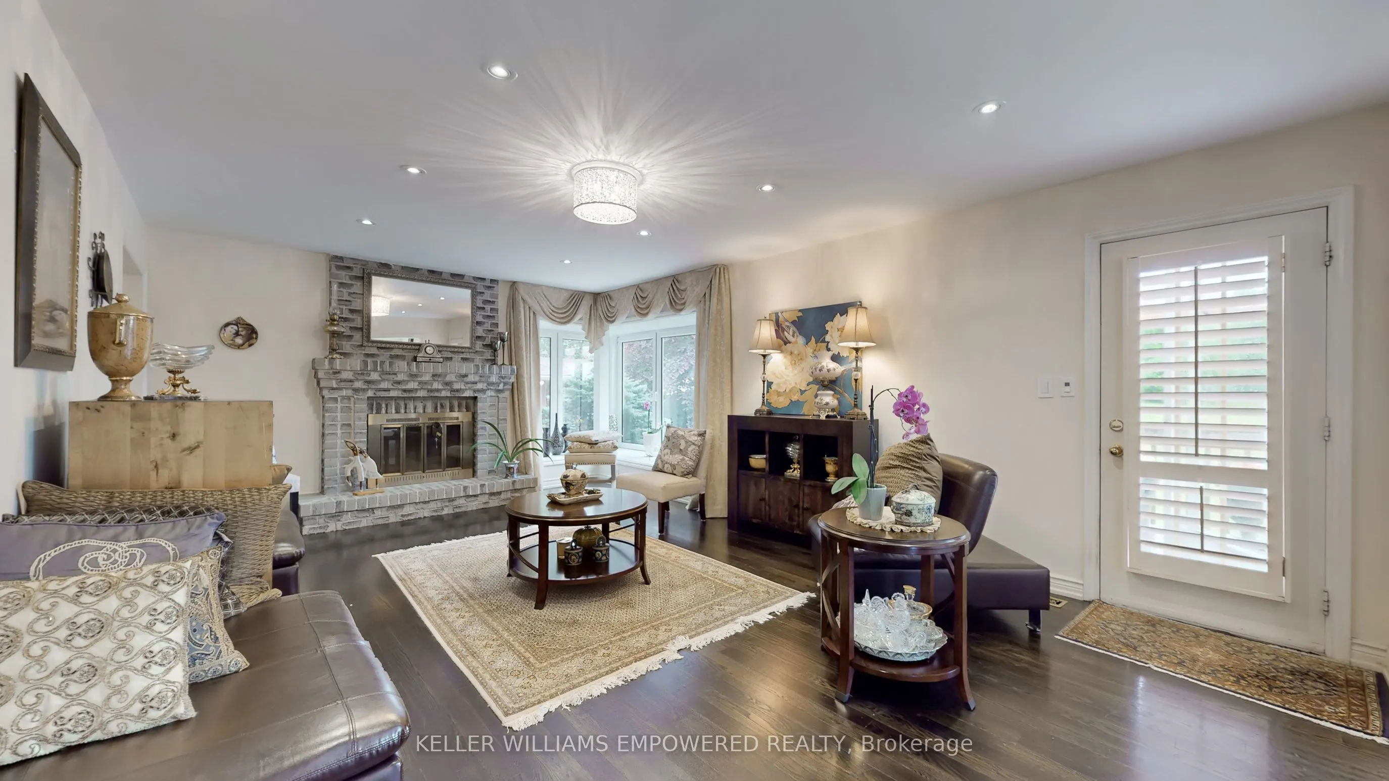 788 Woodland Acres Crescent