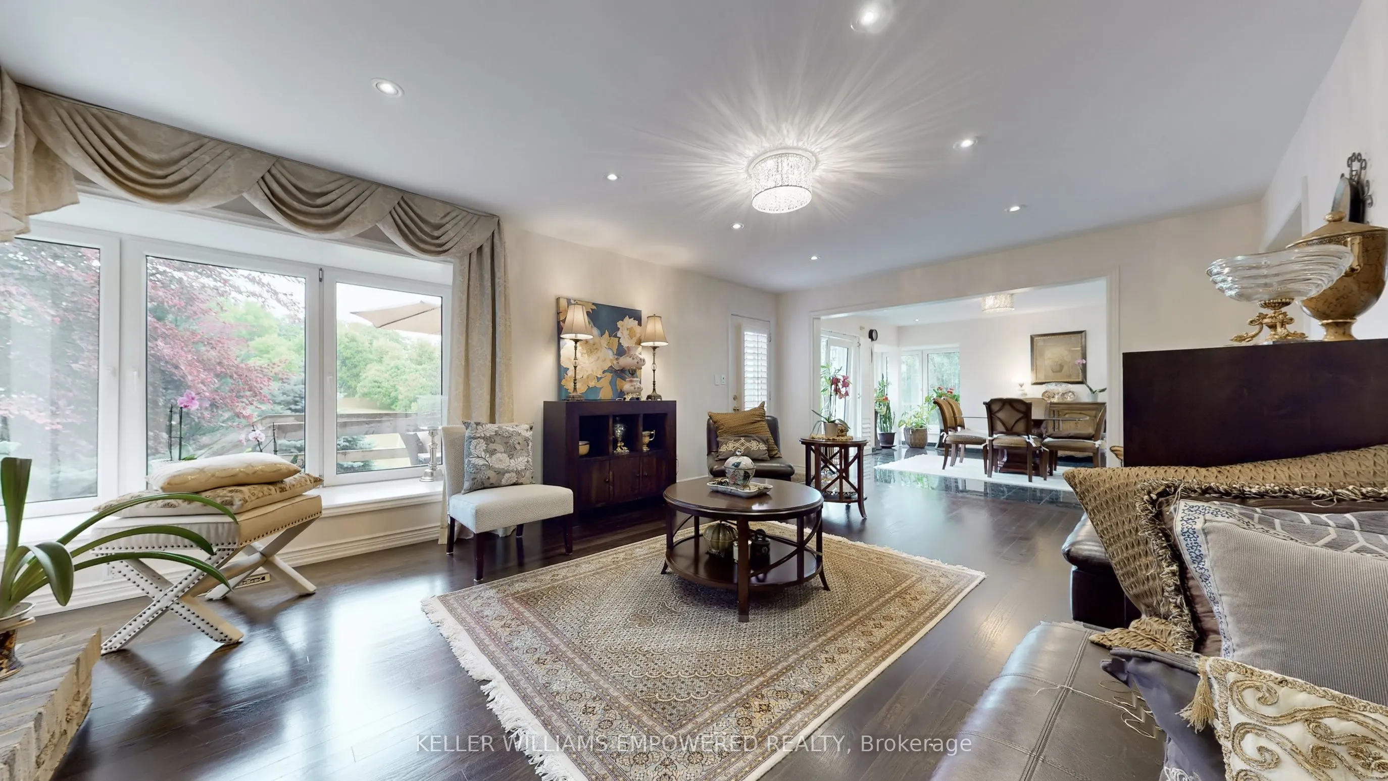 788 Woodland Acres Crescent