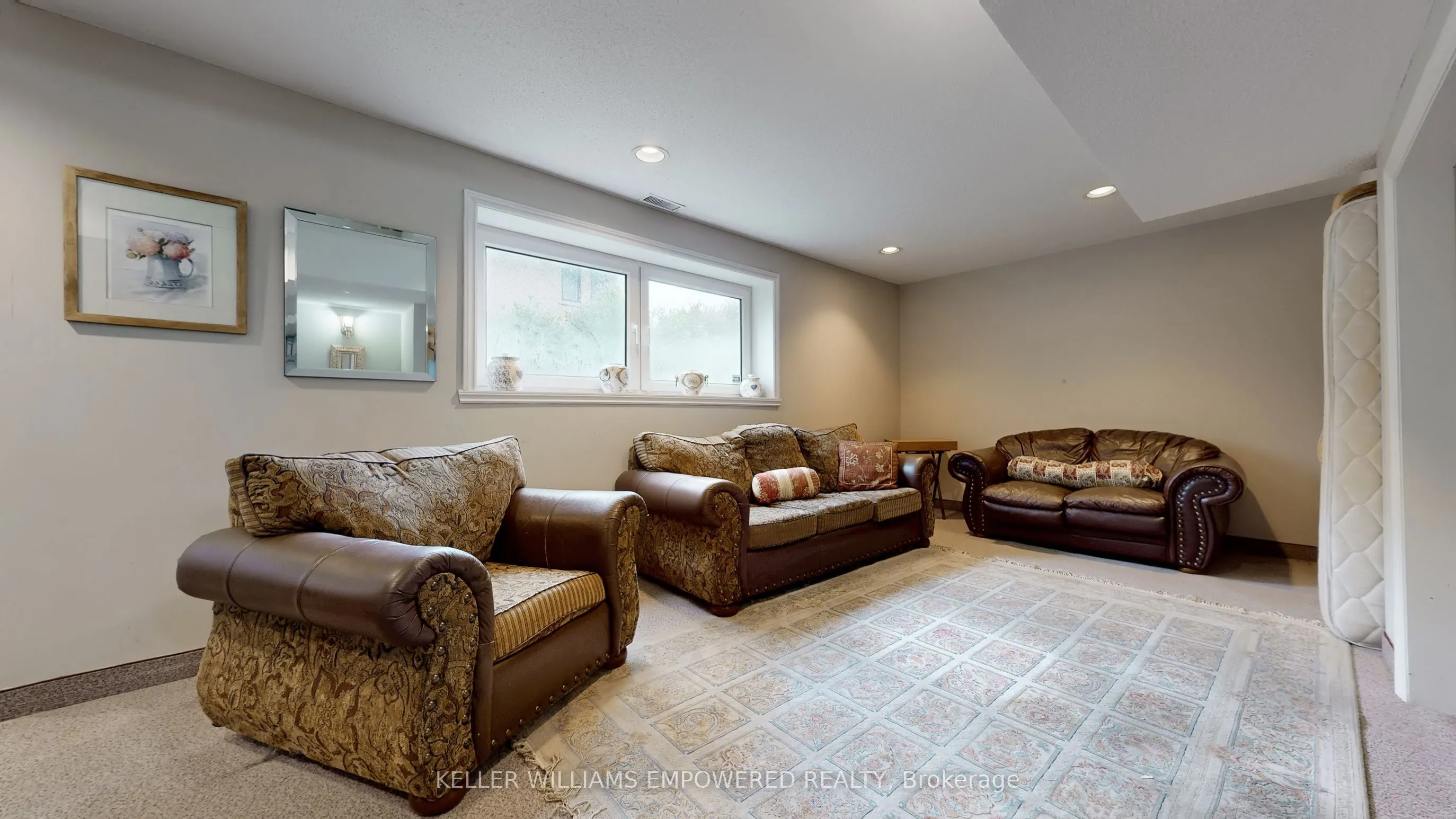 788 Woodland Acres Crescent