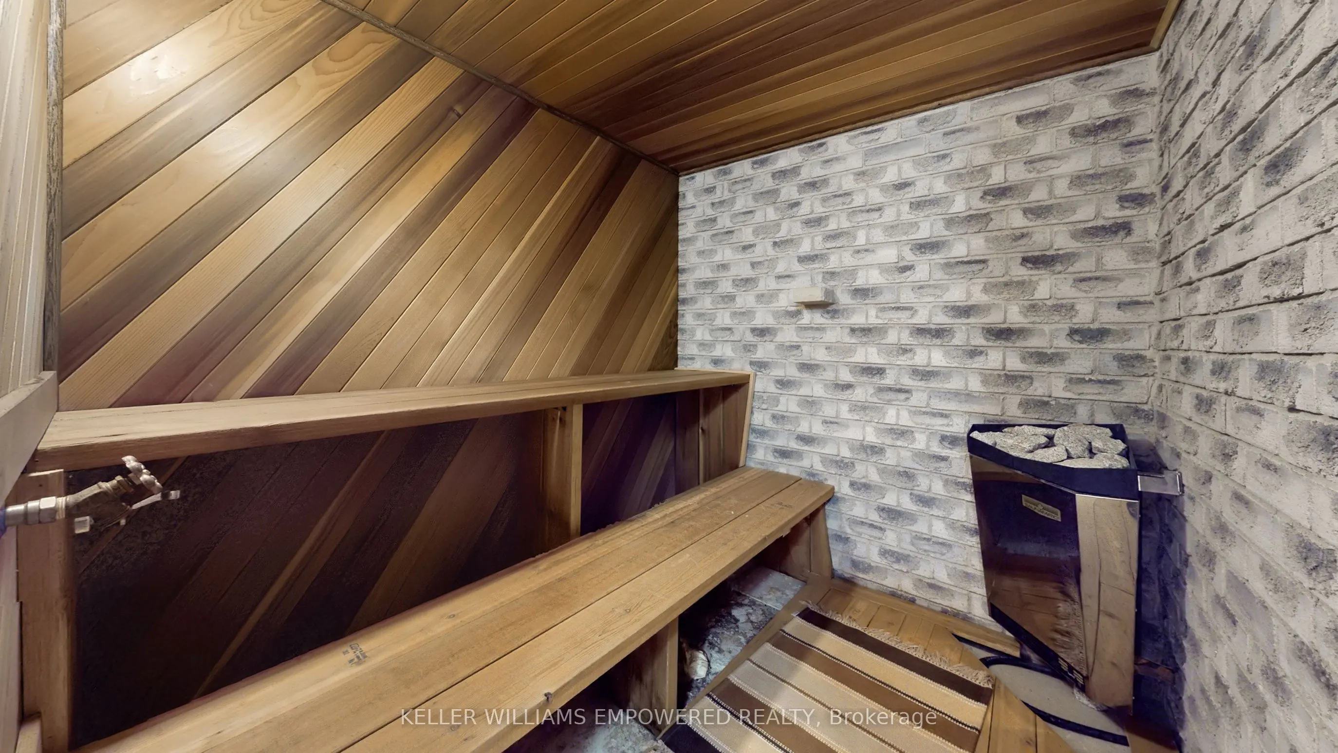 788 Woodland Acres Crescent