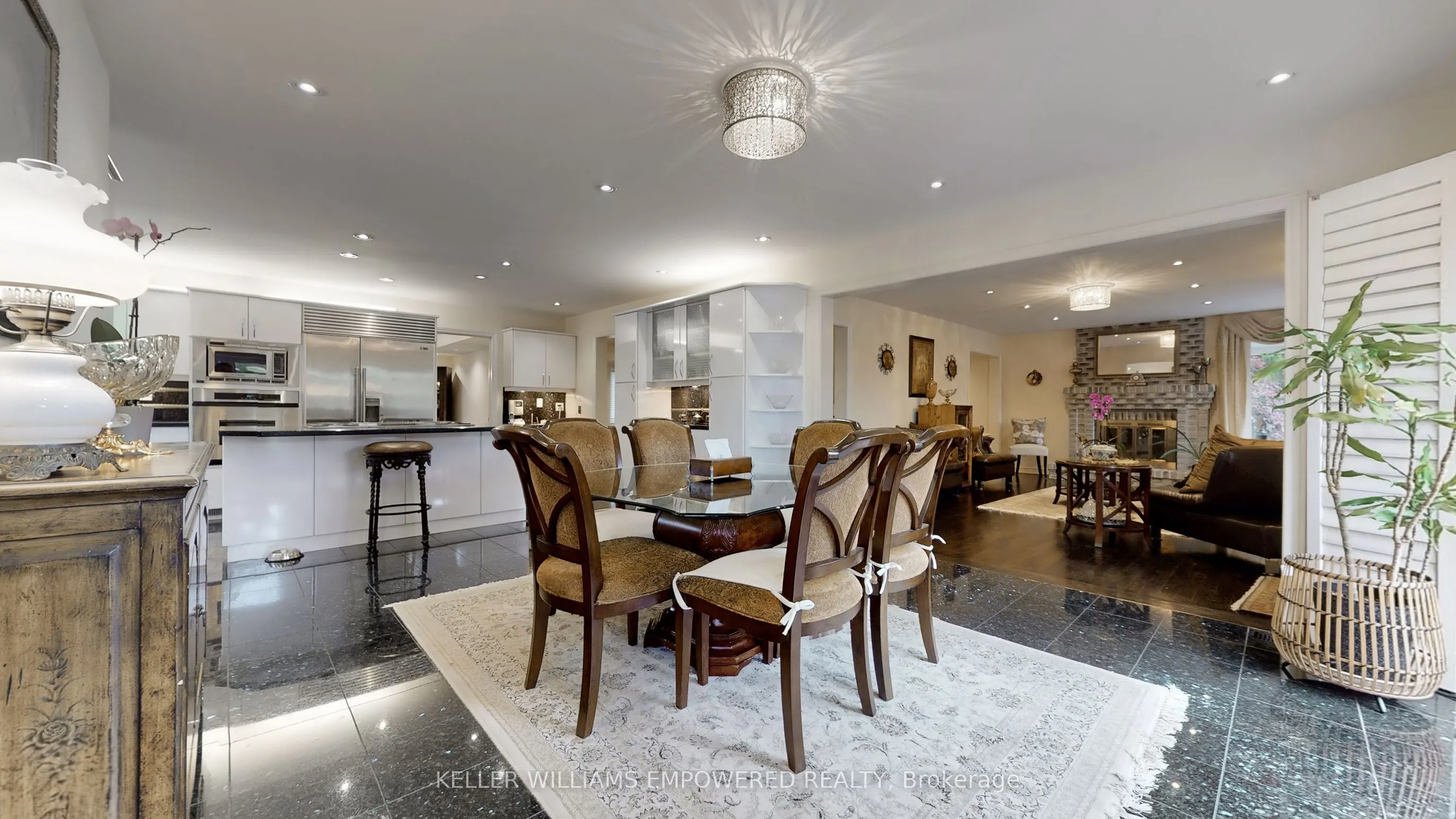 788 Woodland Acres Crescent