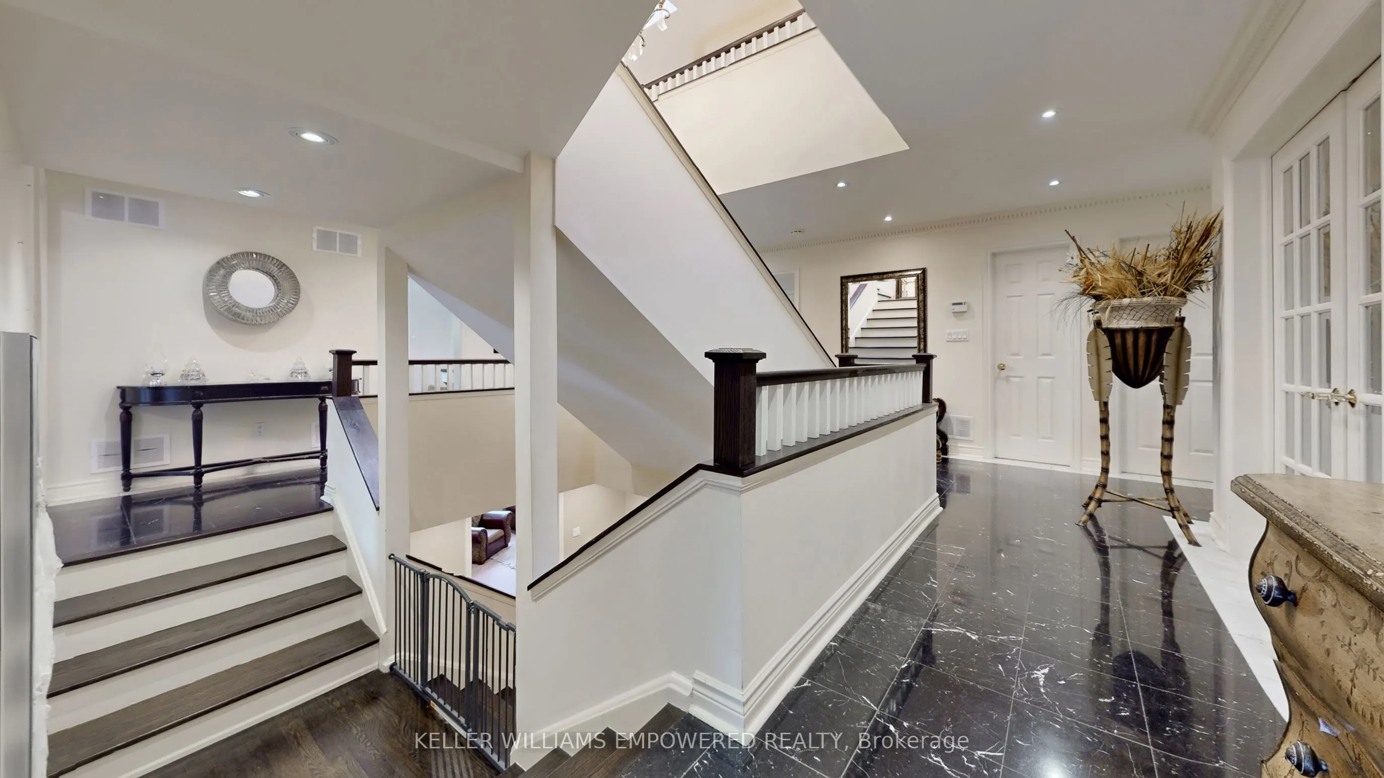 788 Woodland Acres Crescent