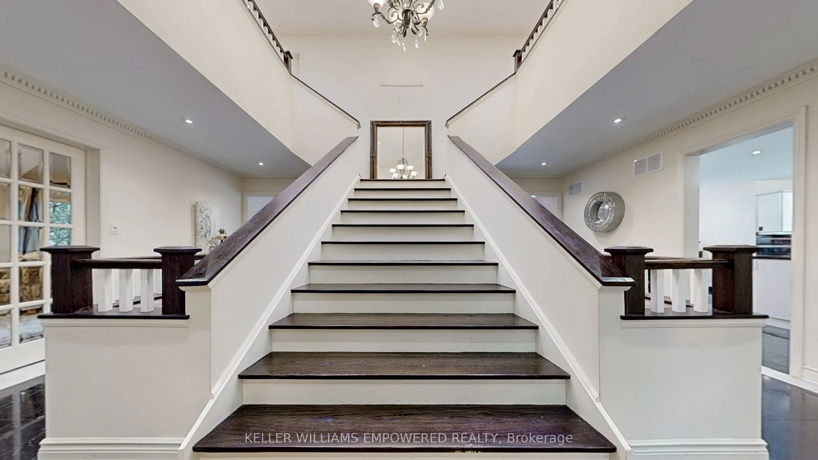 788 Woodland Acres Crescent