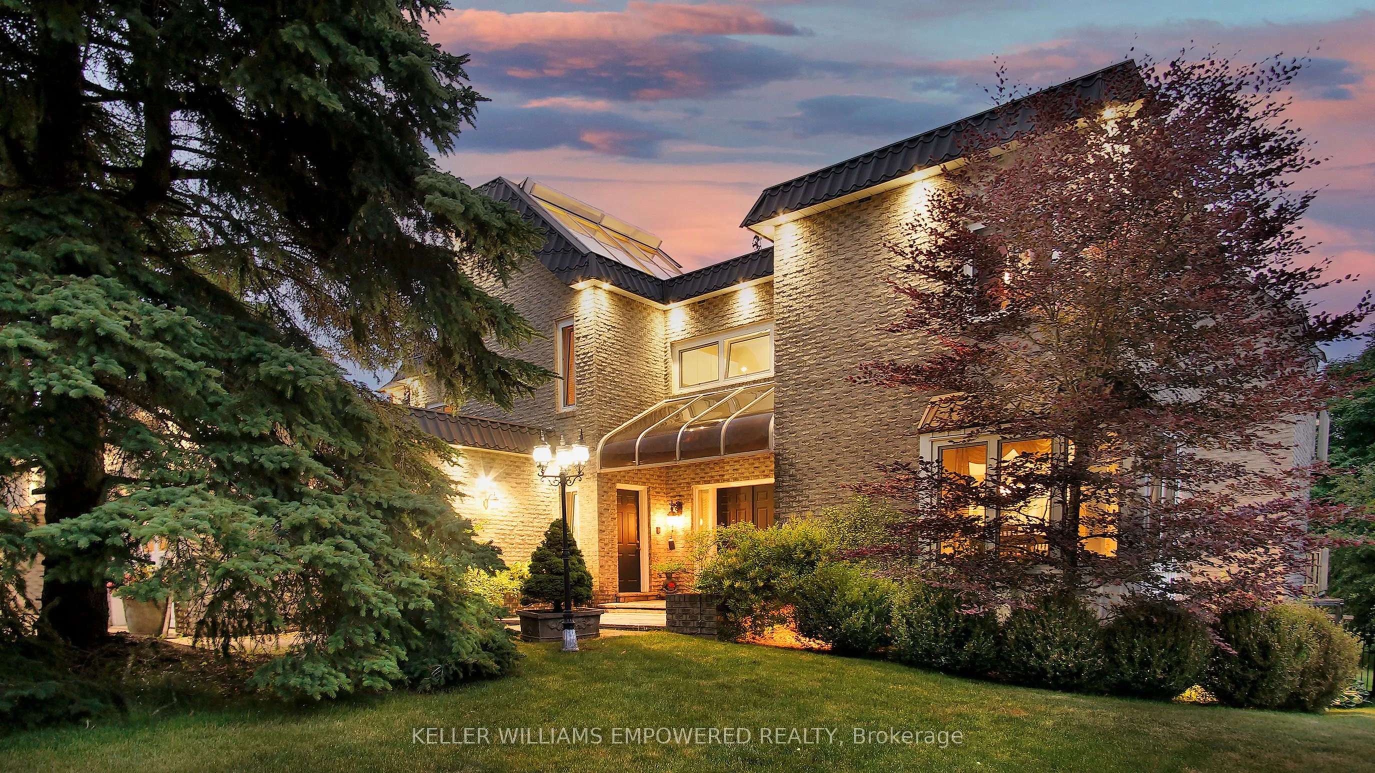 788 Woodland Acres Crescent