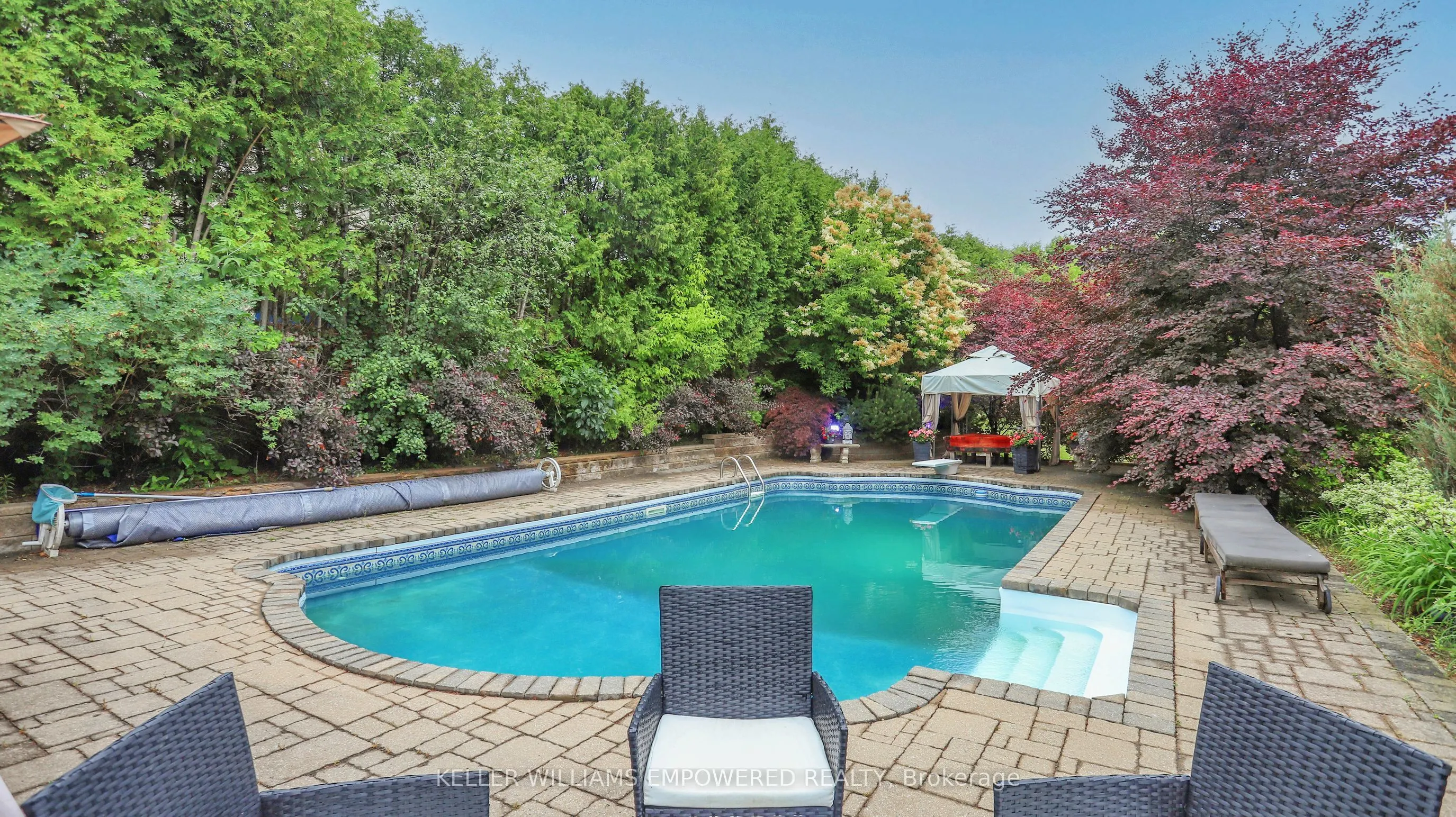 788 Woodland Acres Crescent