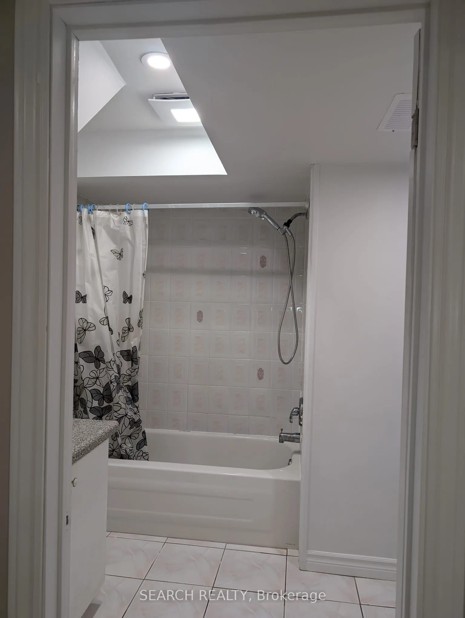 226 St Joan Of Arc Avenue, #Basement