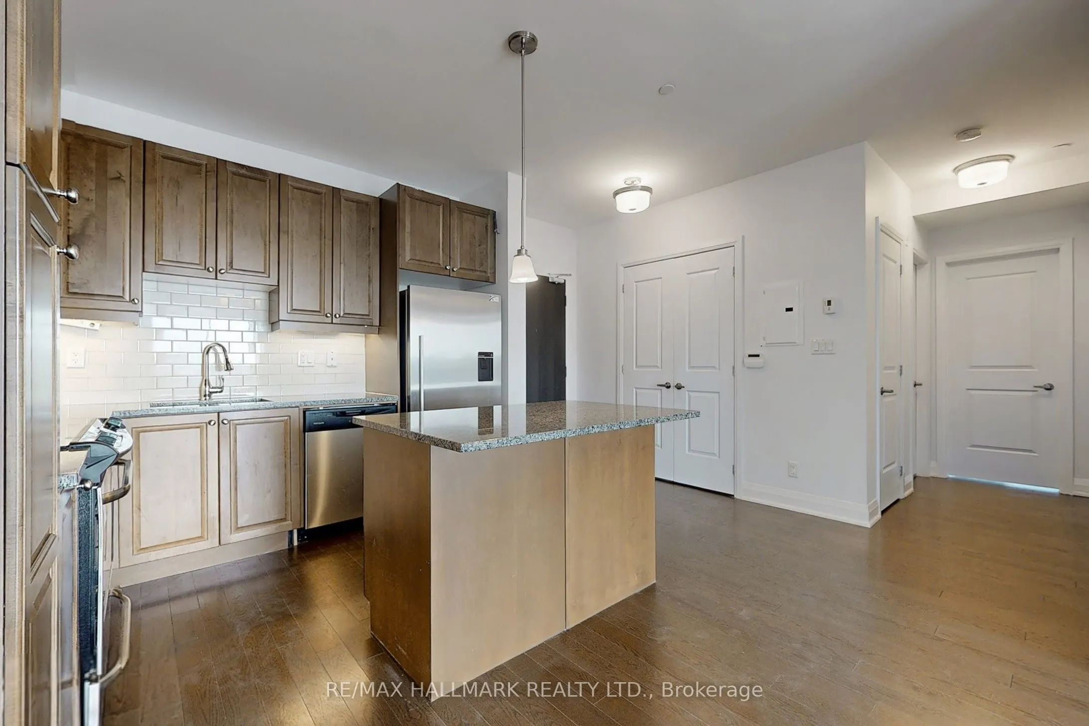 15277 Yonge Street, #607