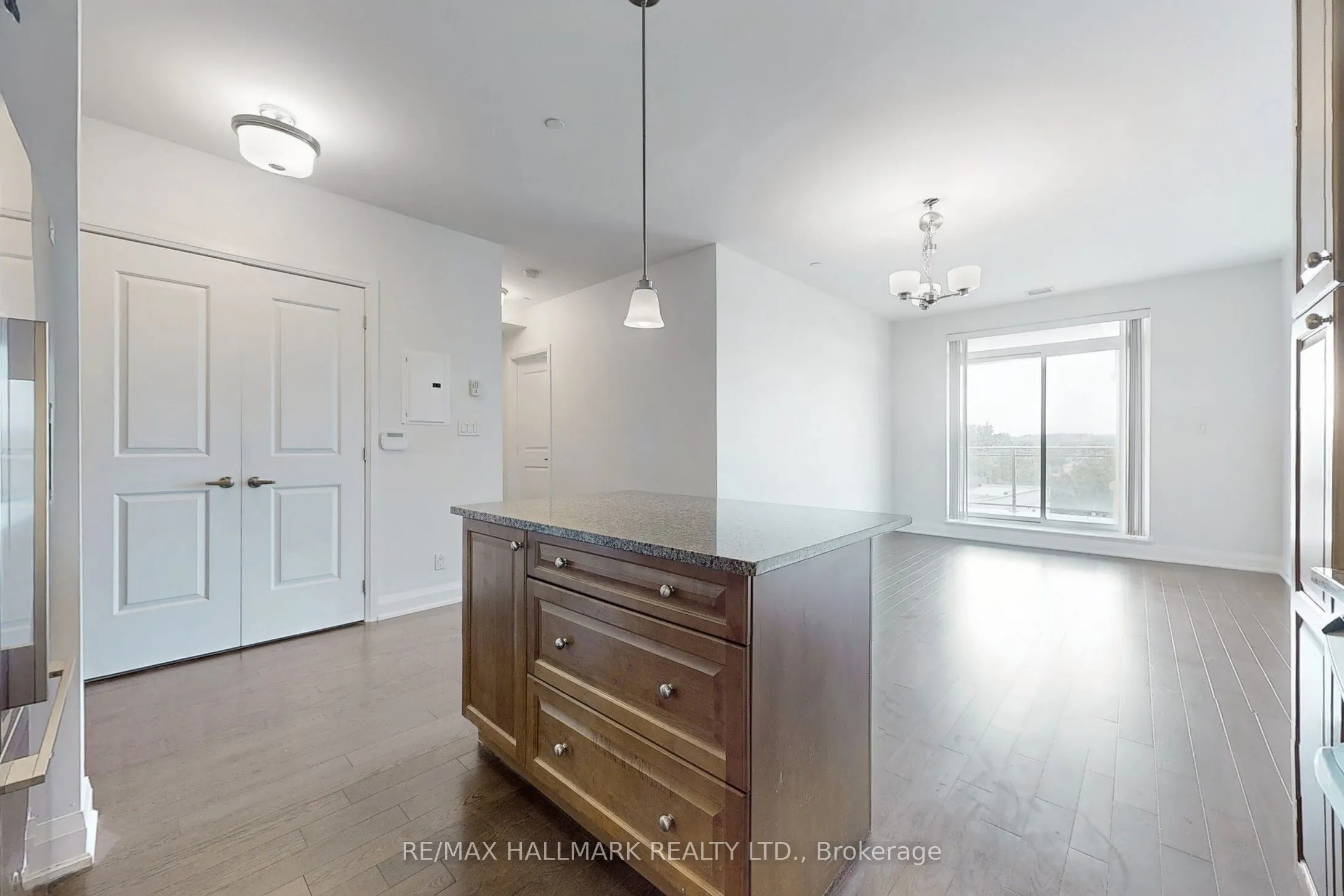 15277 Yonge Street, #607