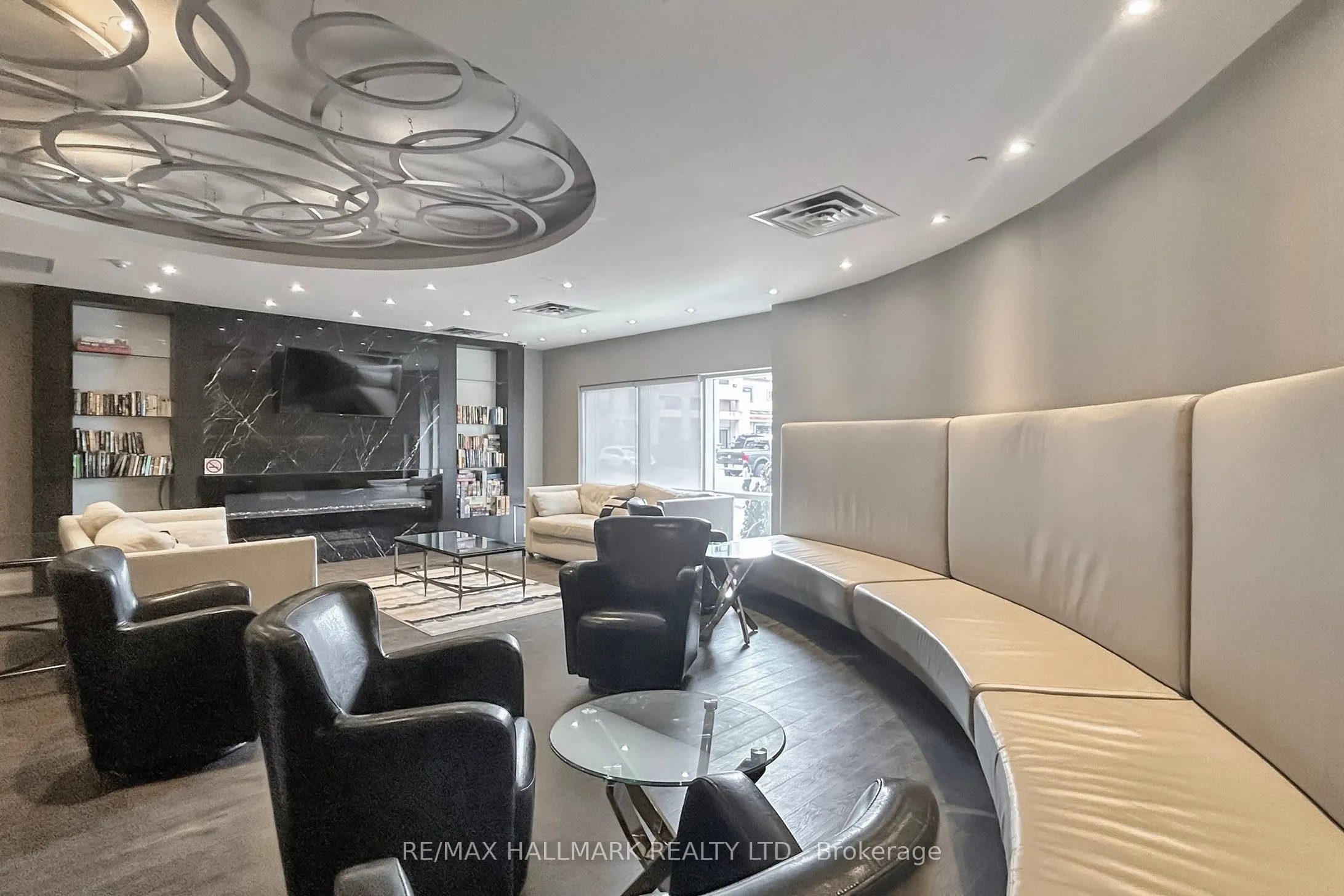 15277 Yonge Street, #607