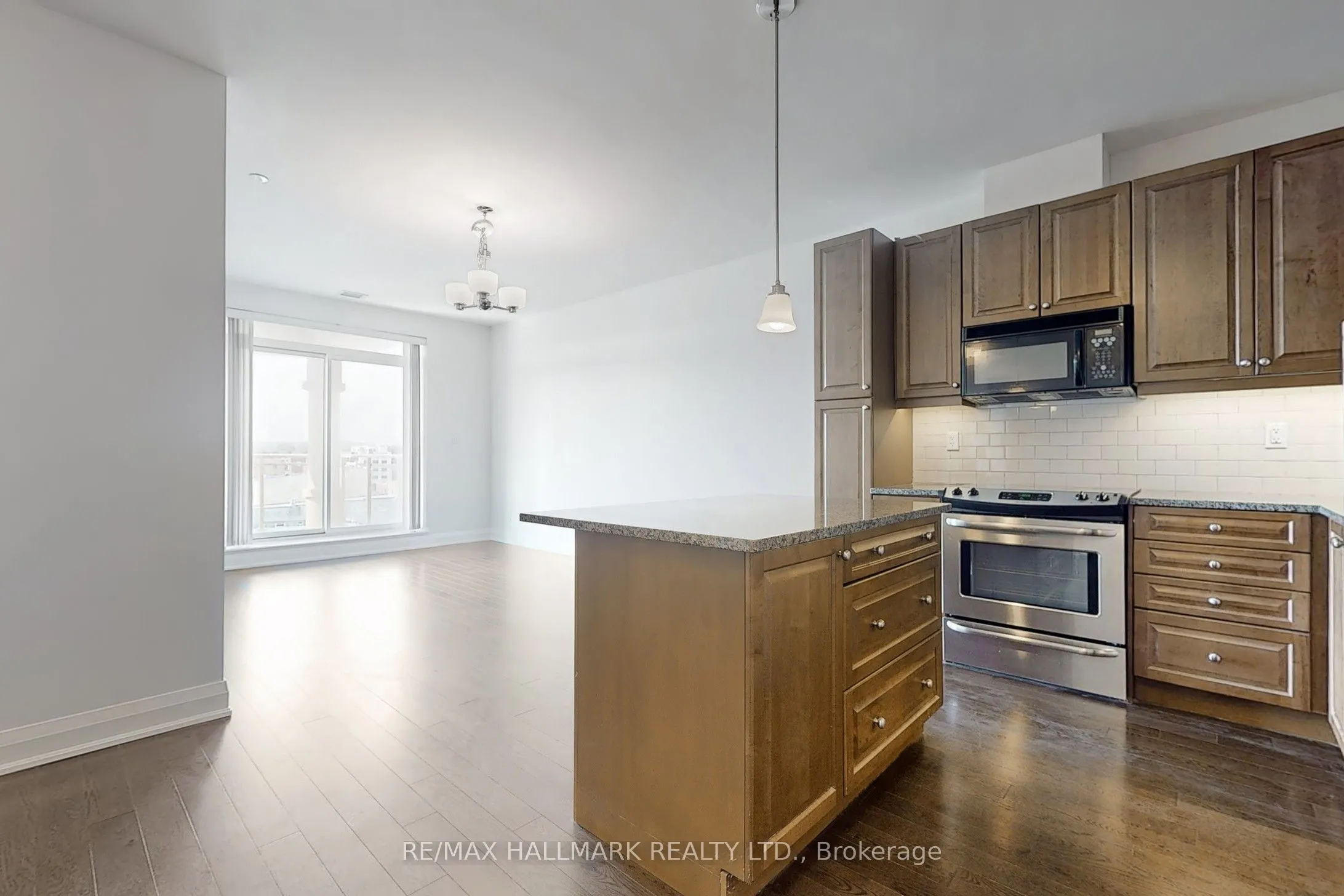 15277 Yonge Street, #607