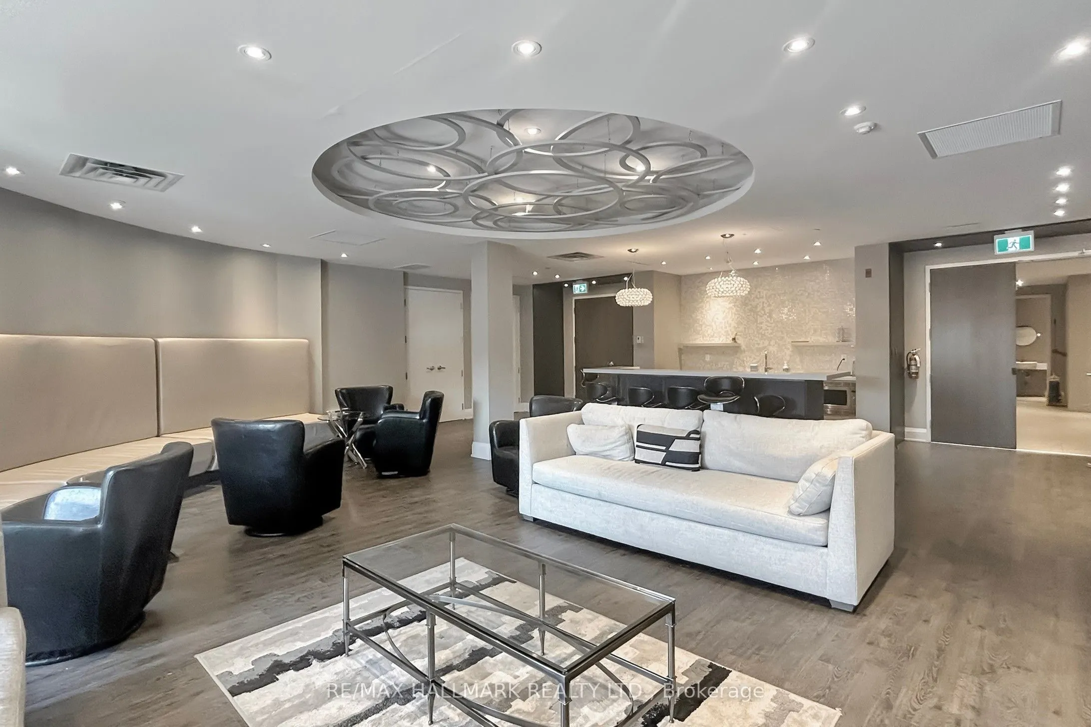15277 Yonge Street, #607