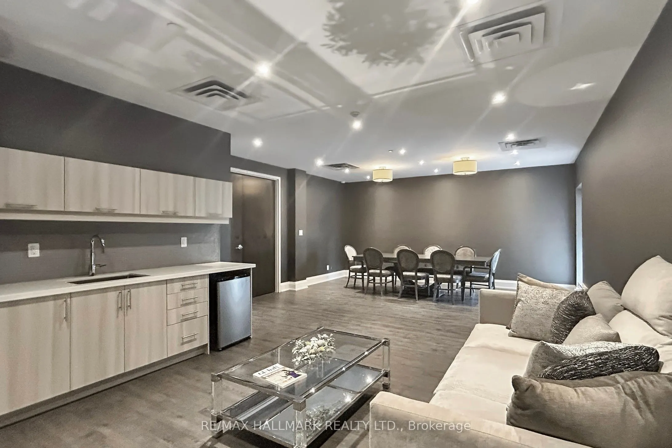 15277 Yonge Street, #607