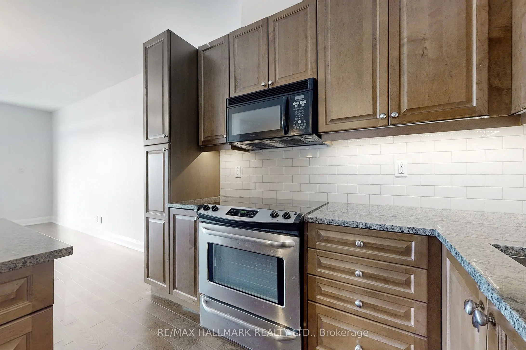 15277 Yonge Street, #607