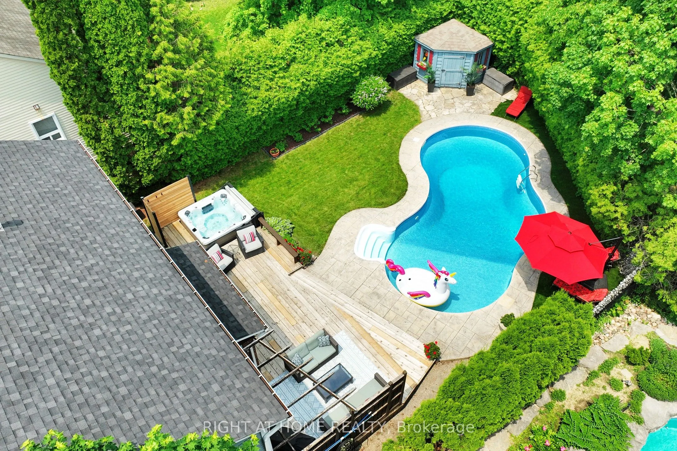 363 CROSSLAND Gate