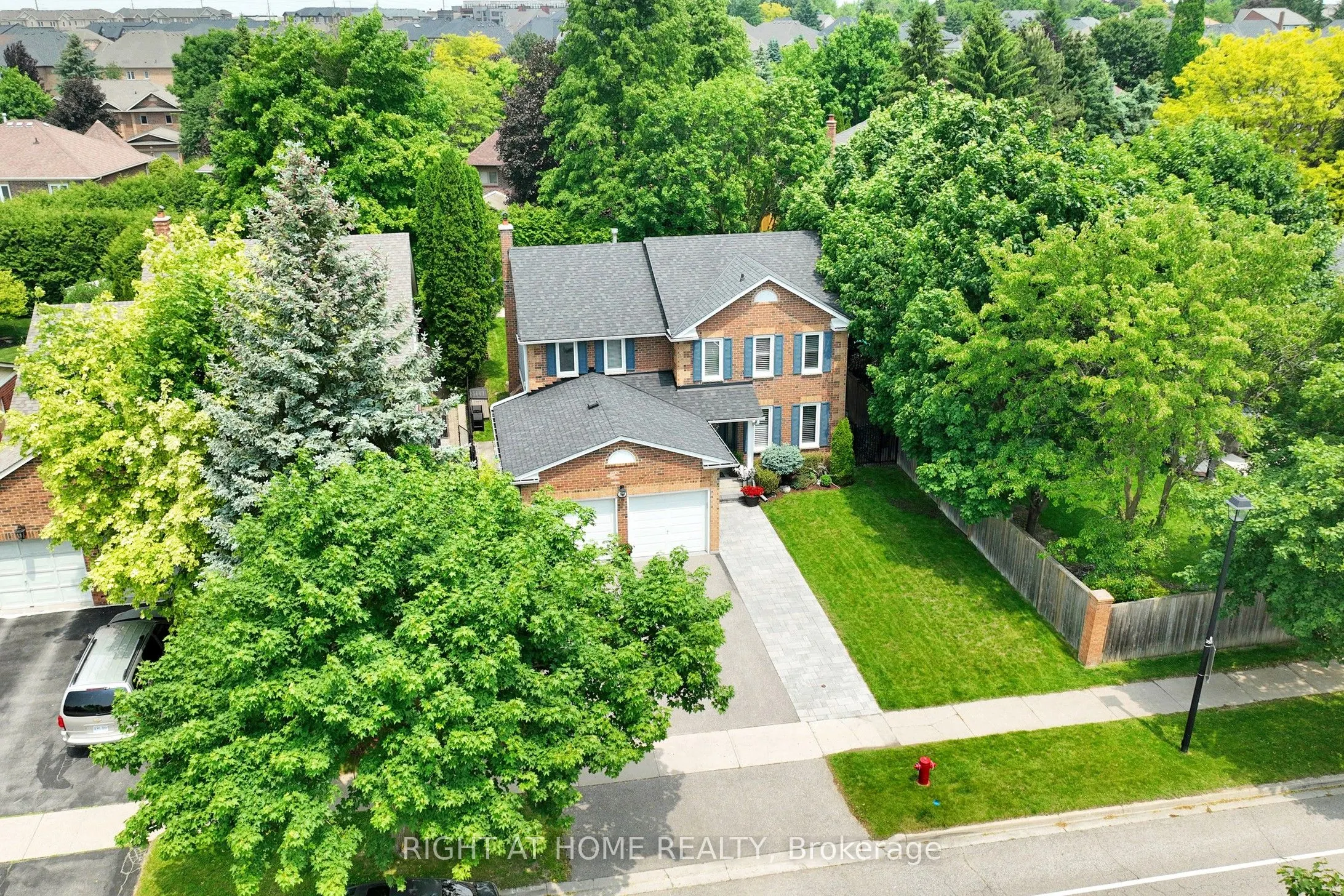 363 CROSSLAND Gate