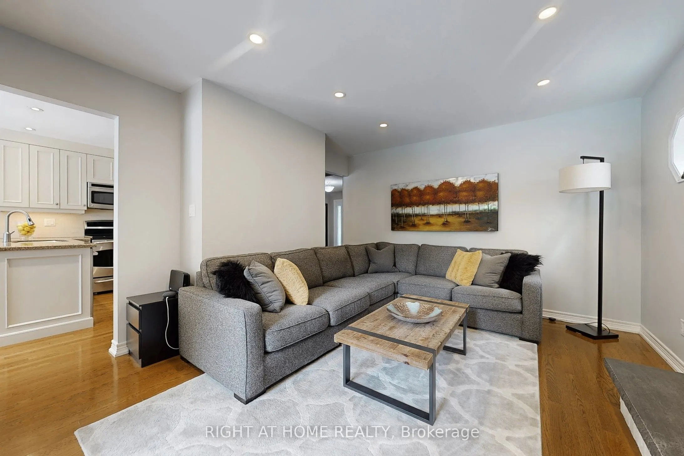 363 CROSSLAND Gate