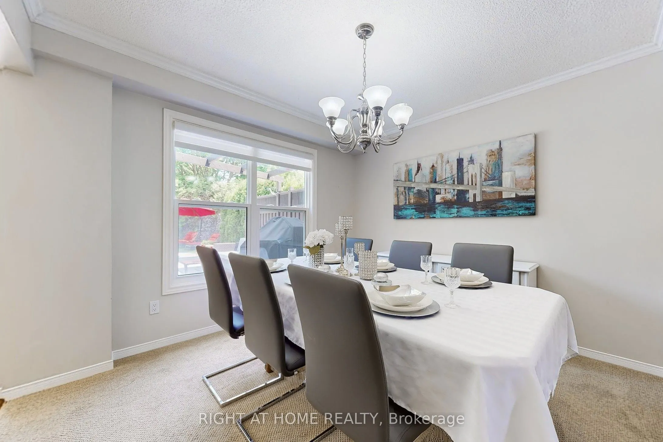 363 CROSSLAND Gate