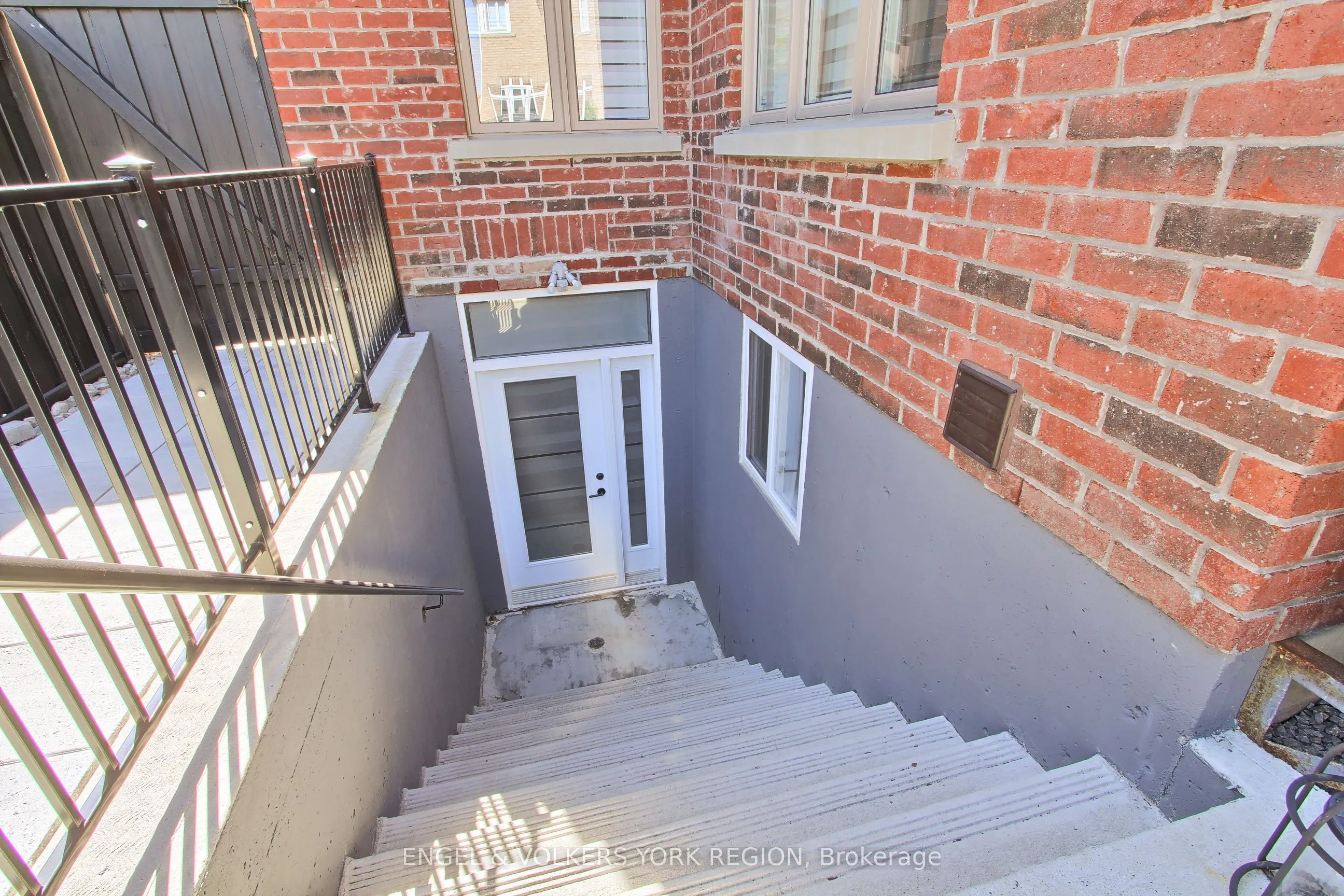 4 Valley Point Crescent, #BSMT