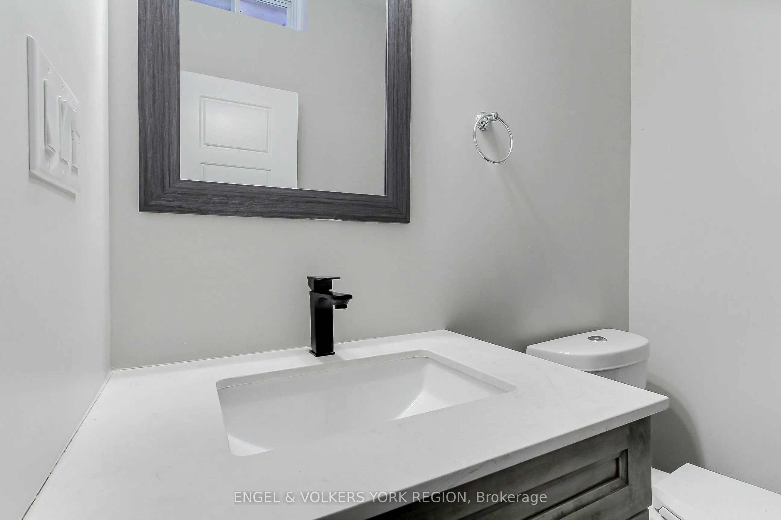 4 Valley Point Crescent, #BSMT