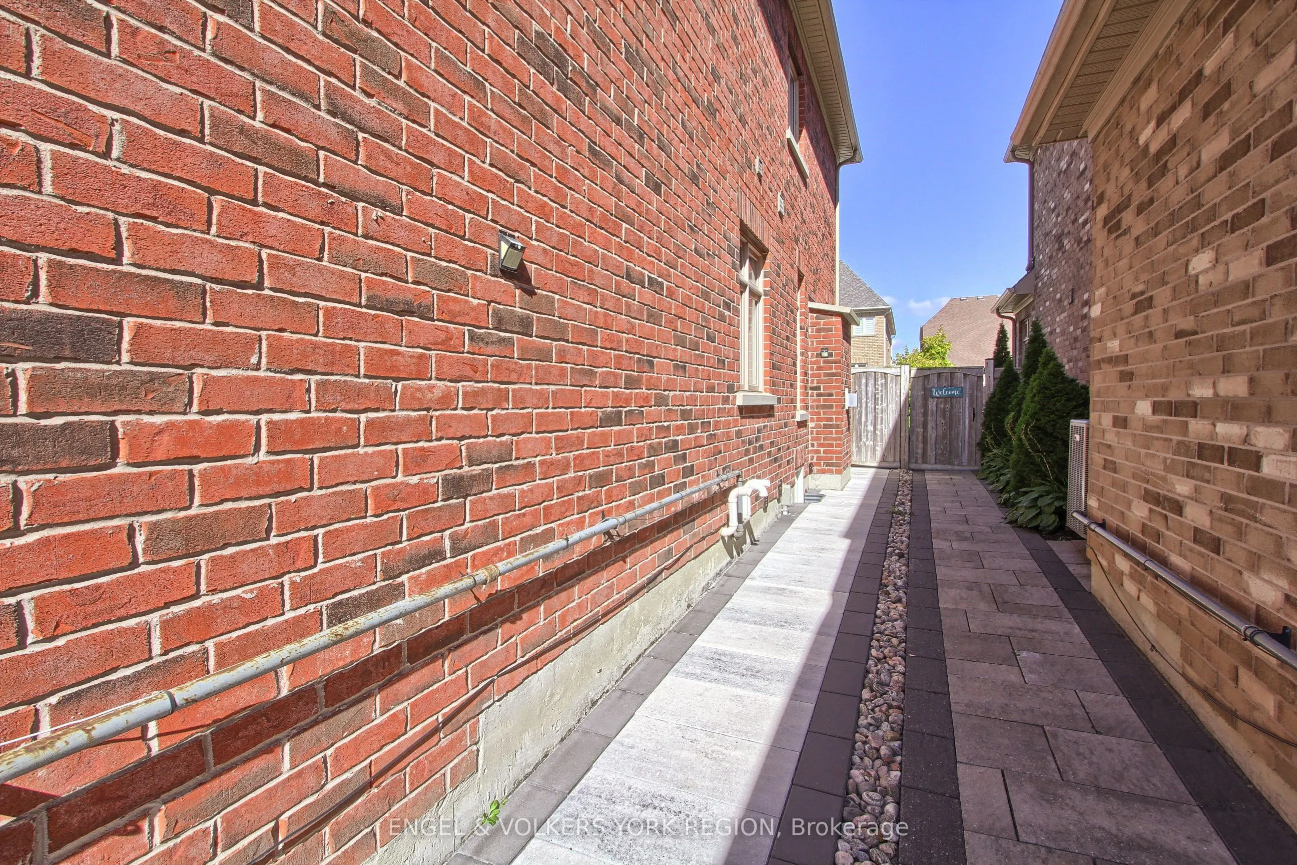 4 Valley Point Crescent, #BSMT