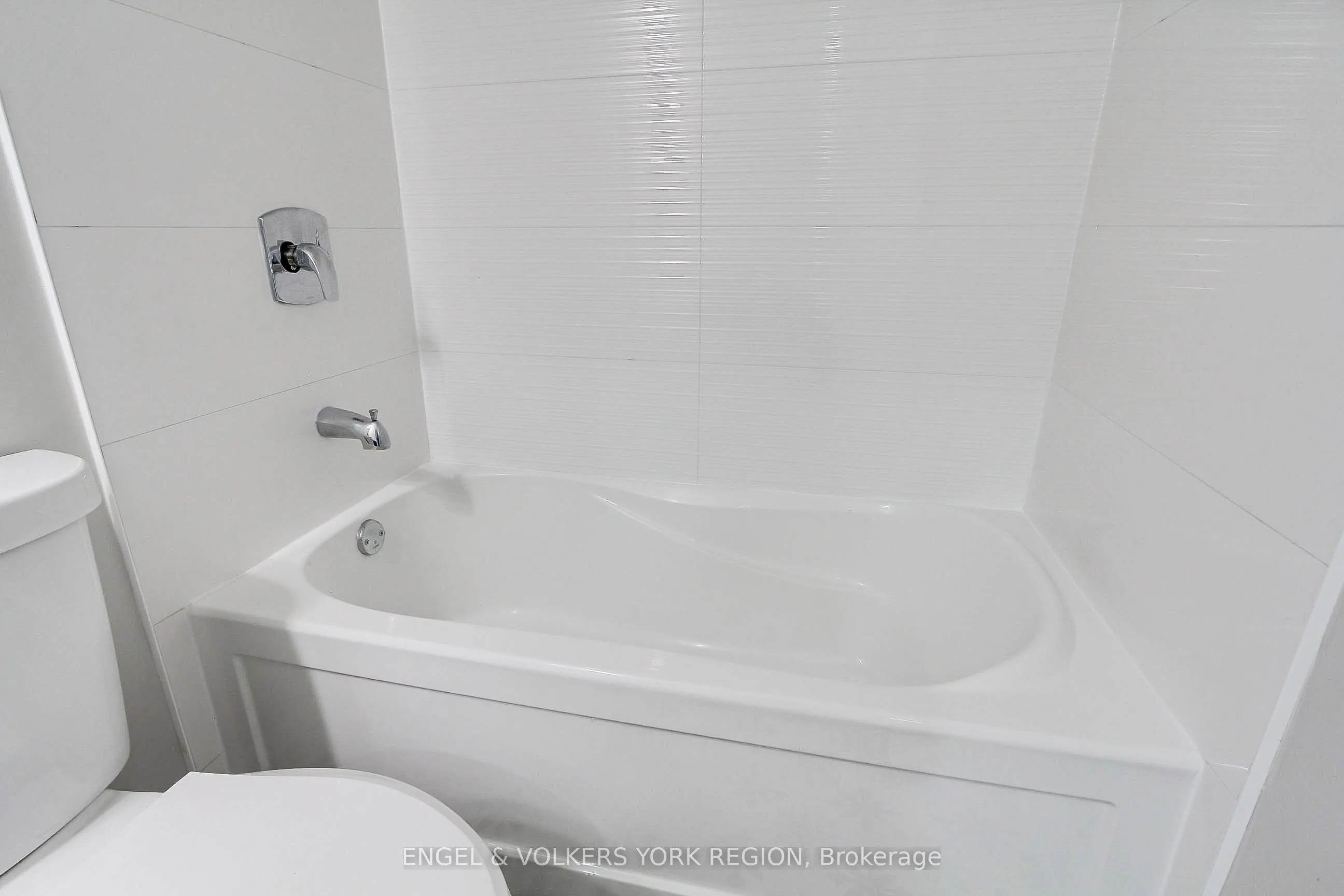 4 Valley Point Crescent, #BSMT