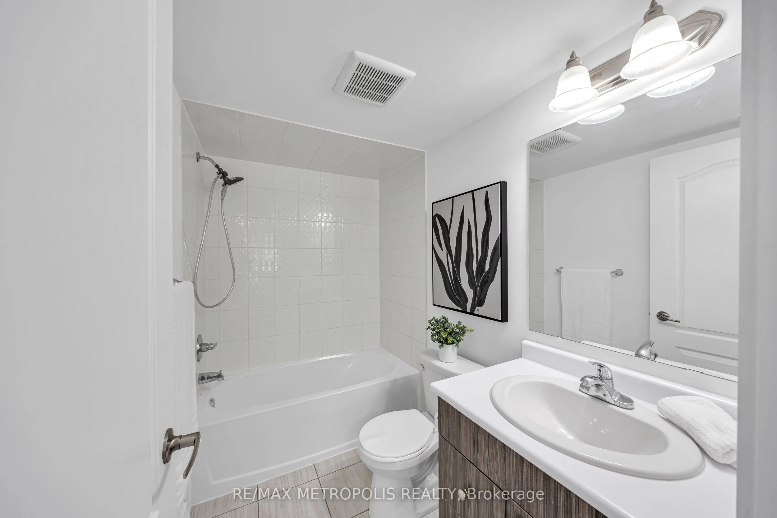 10 Westmeath Lane, #2226