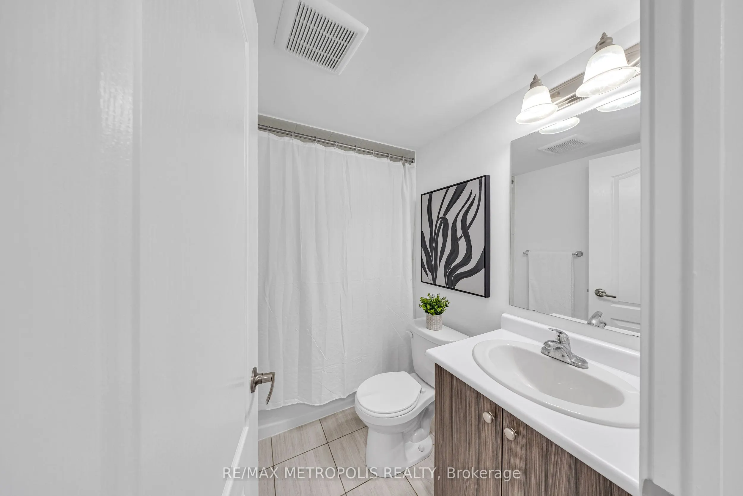 10 Westmeath Lane, #2226