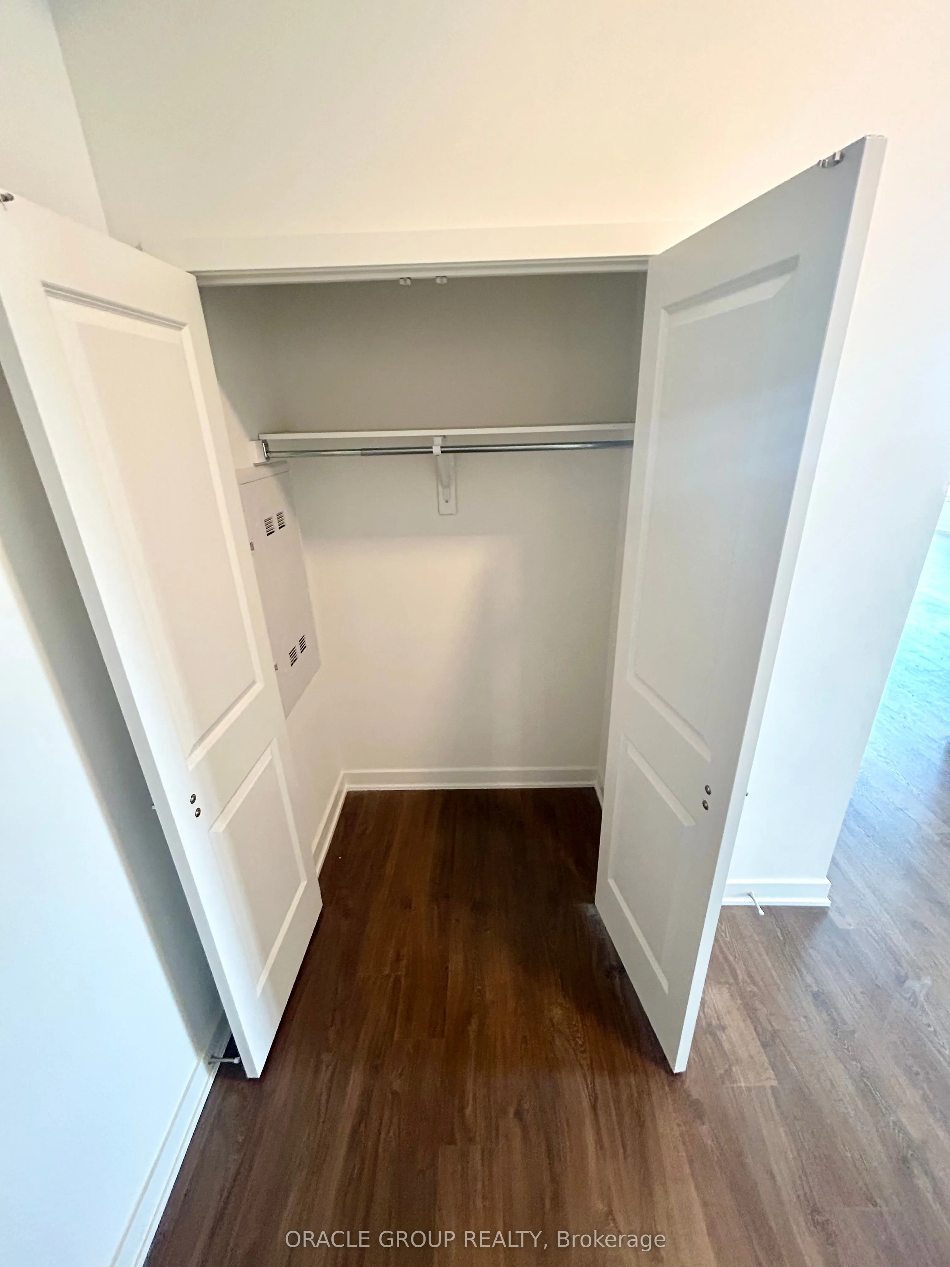 50 Upper Mall Way, #B-PH09