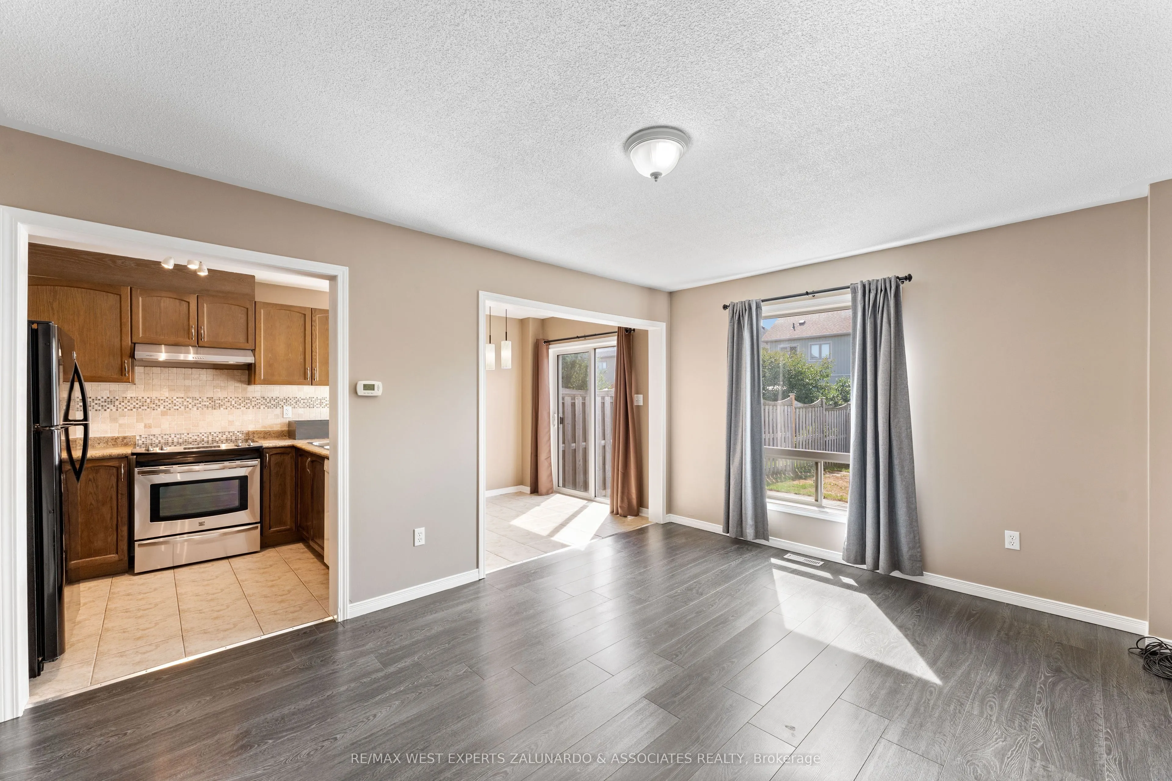 156 Stonemount Crescent