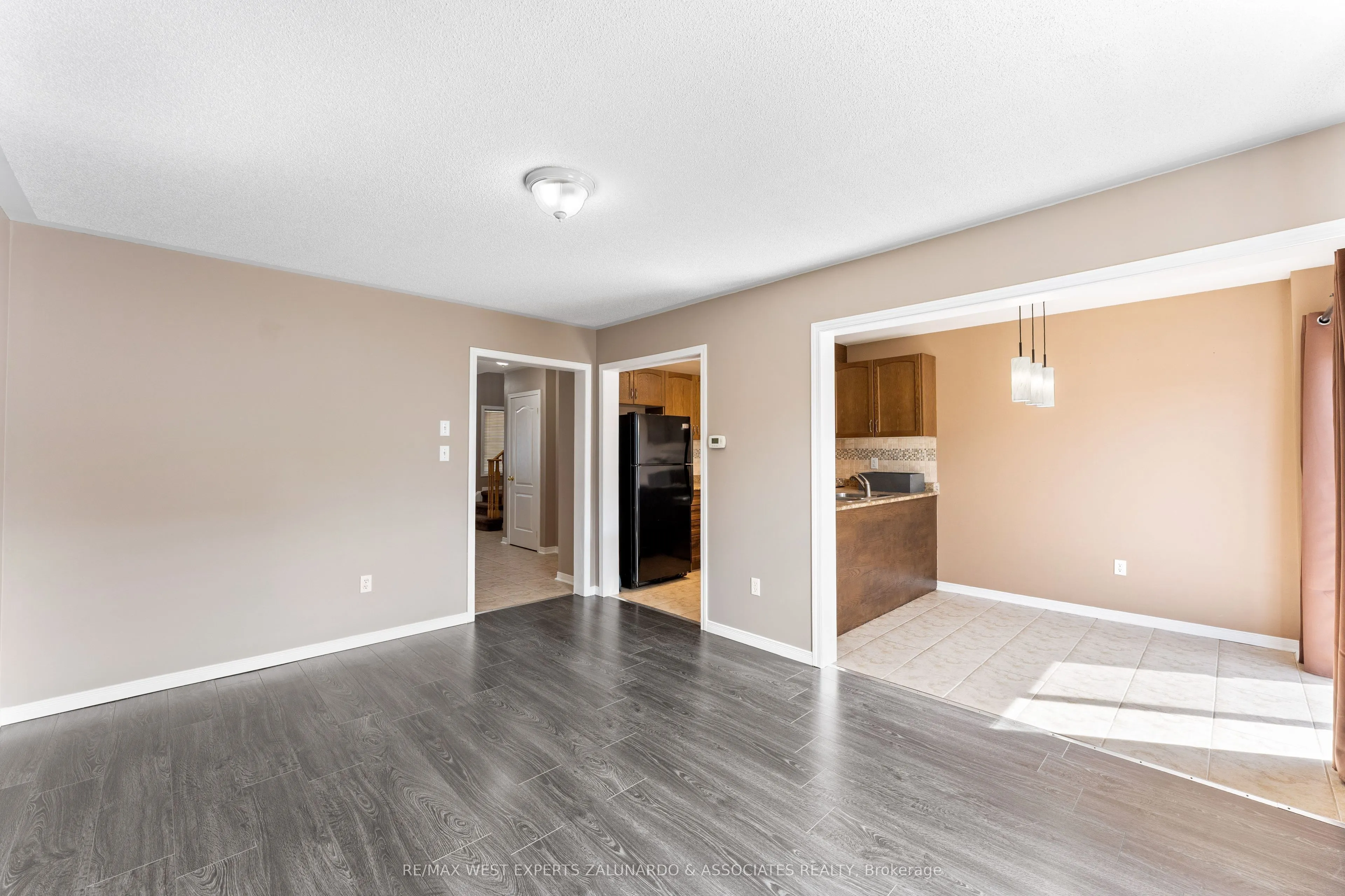 156 Stonemount Crescent