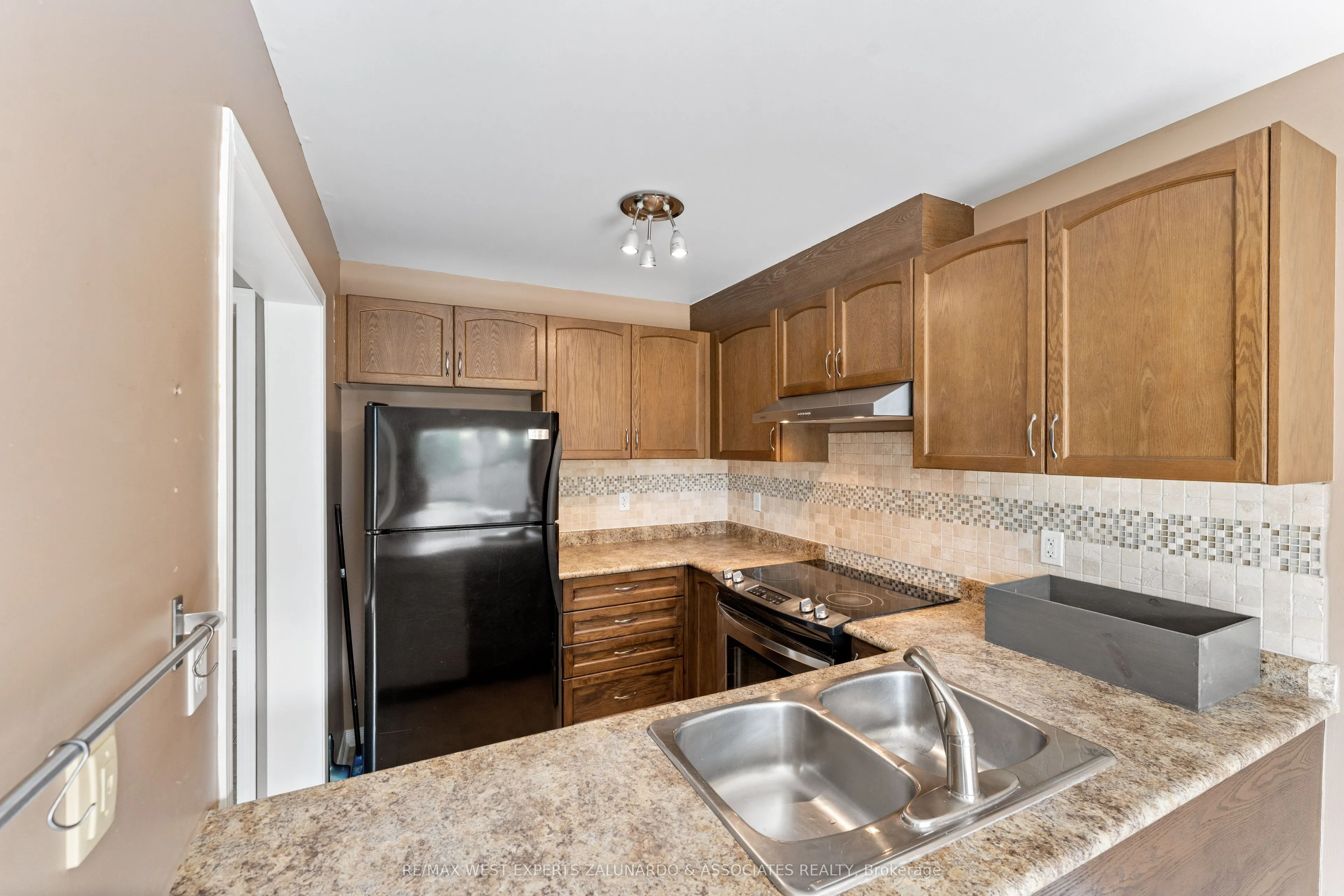 156 Stonemount Crescent
