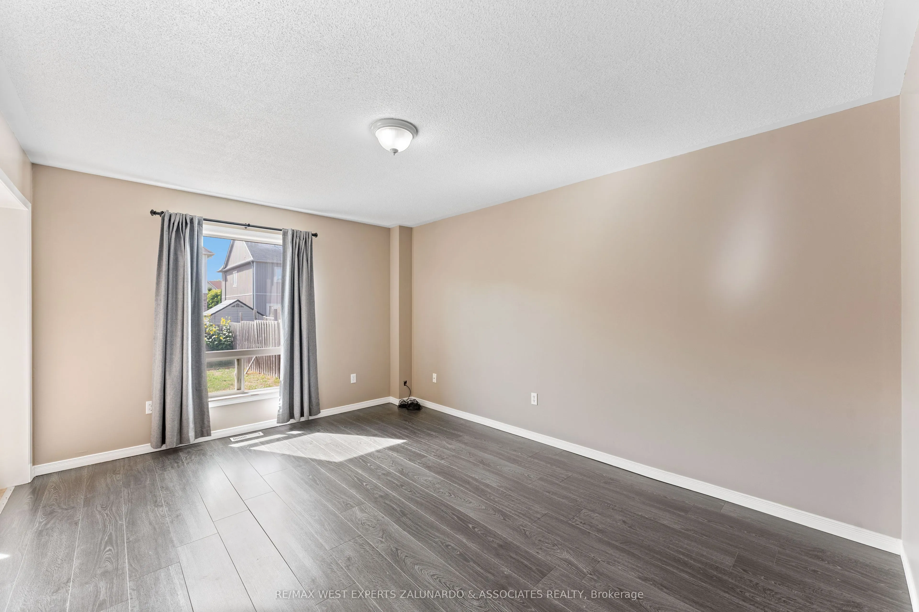 156 Stonemount Crescent