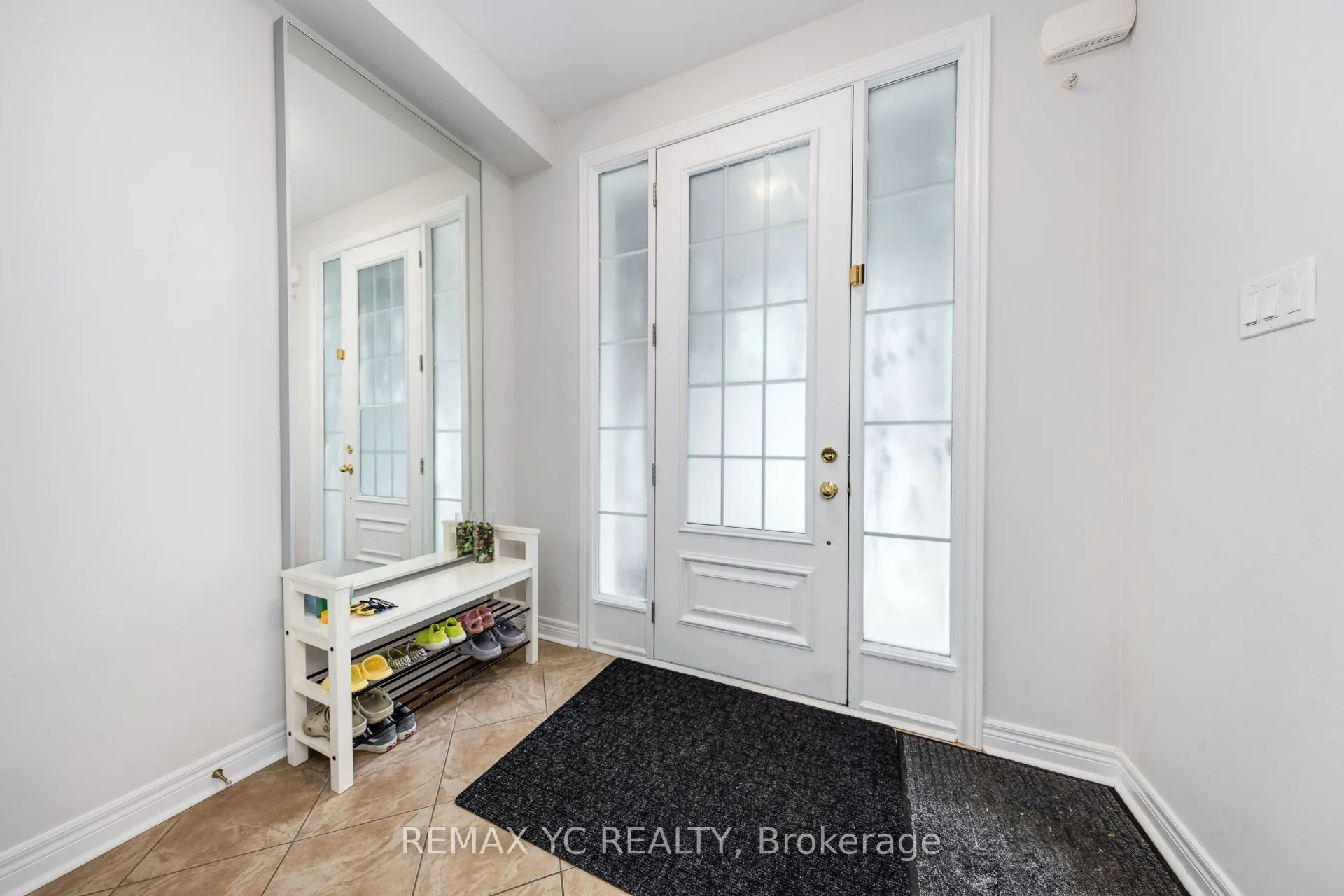 87 Chayna Crescent