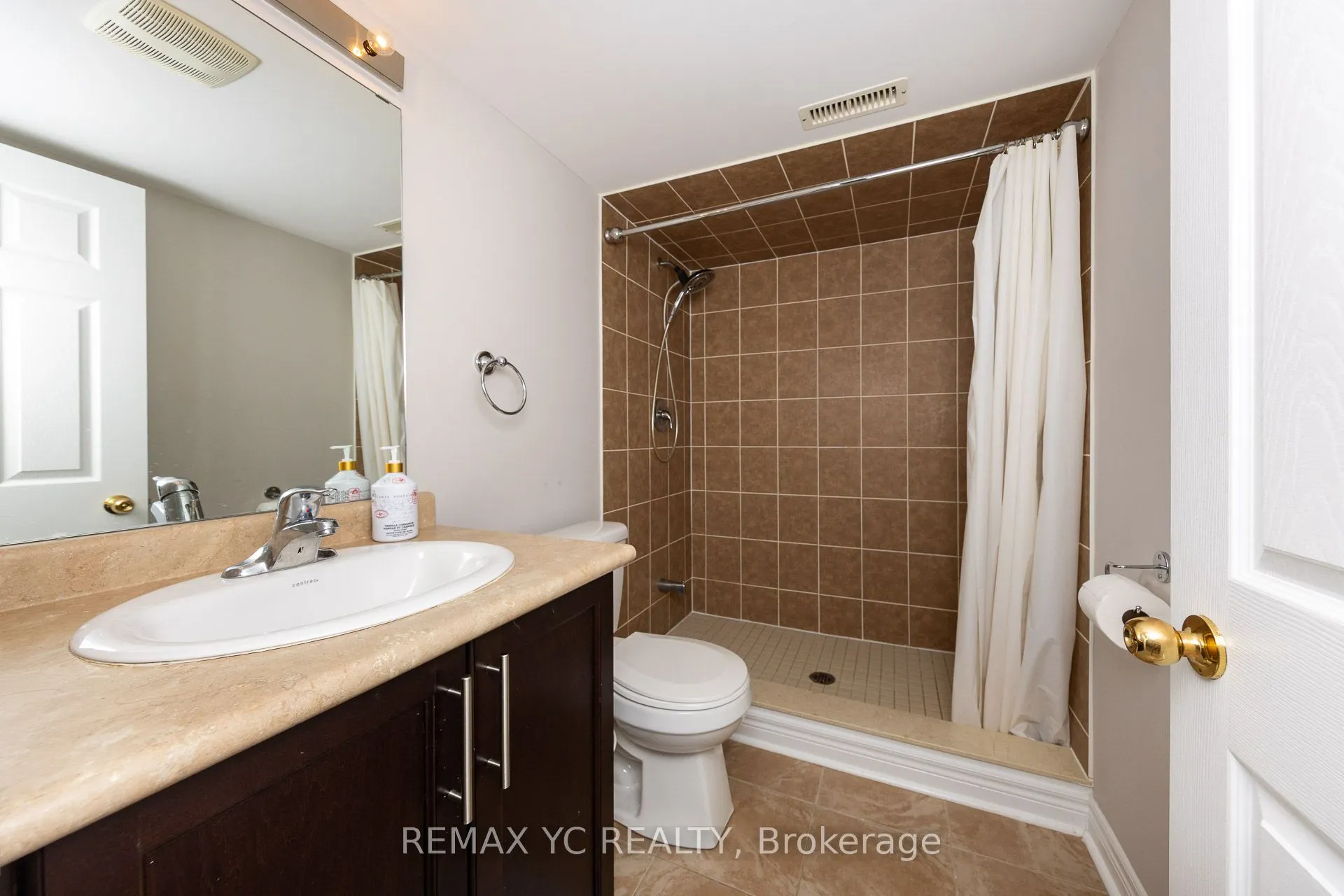87 Chayna Crescent